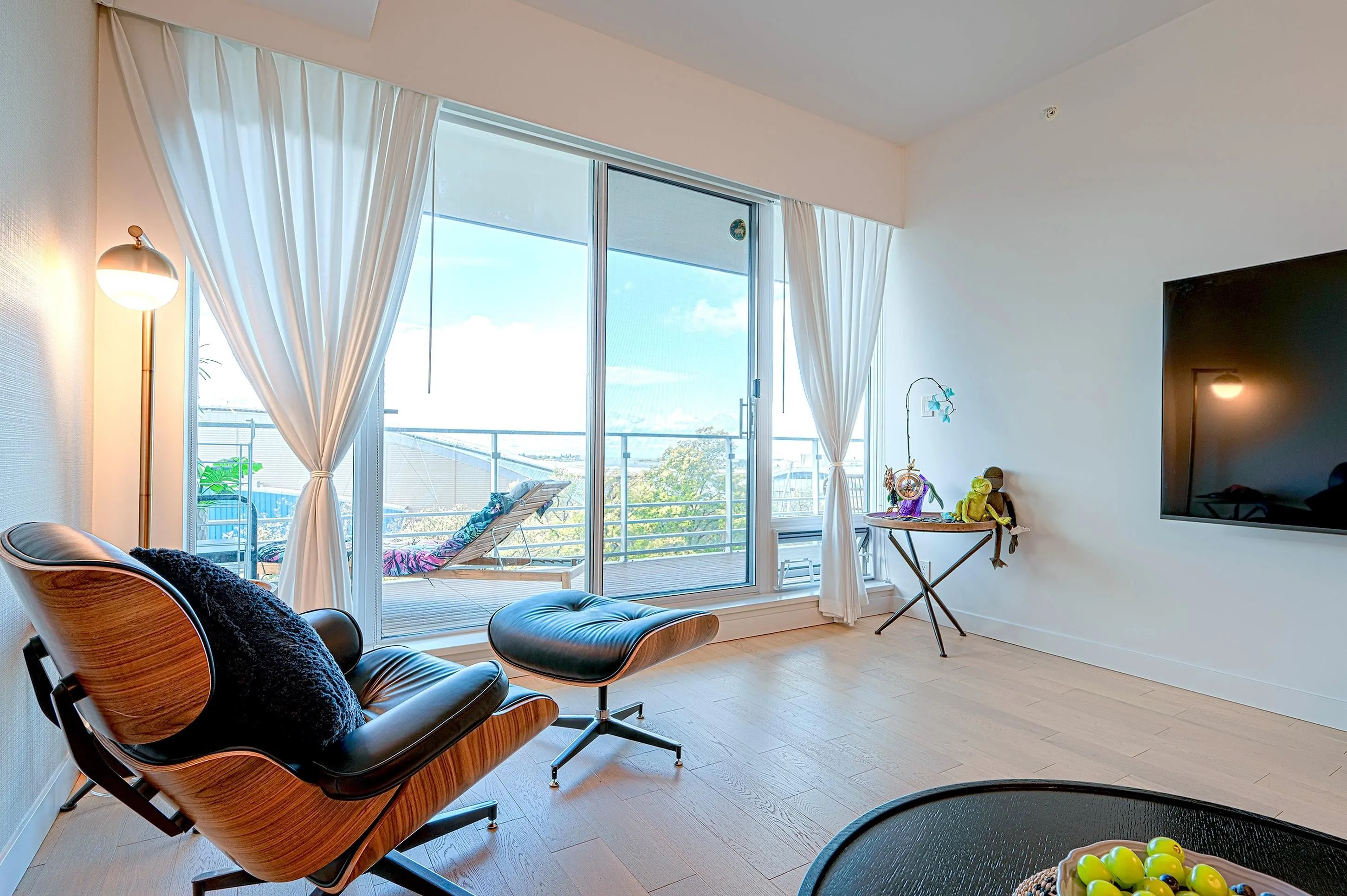 606 6622 Pearson Way