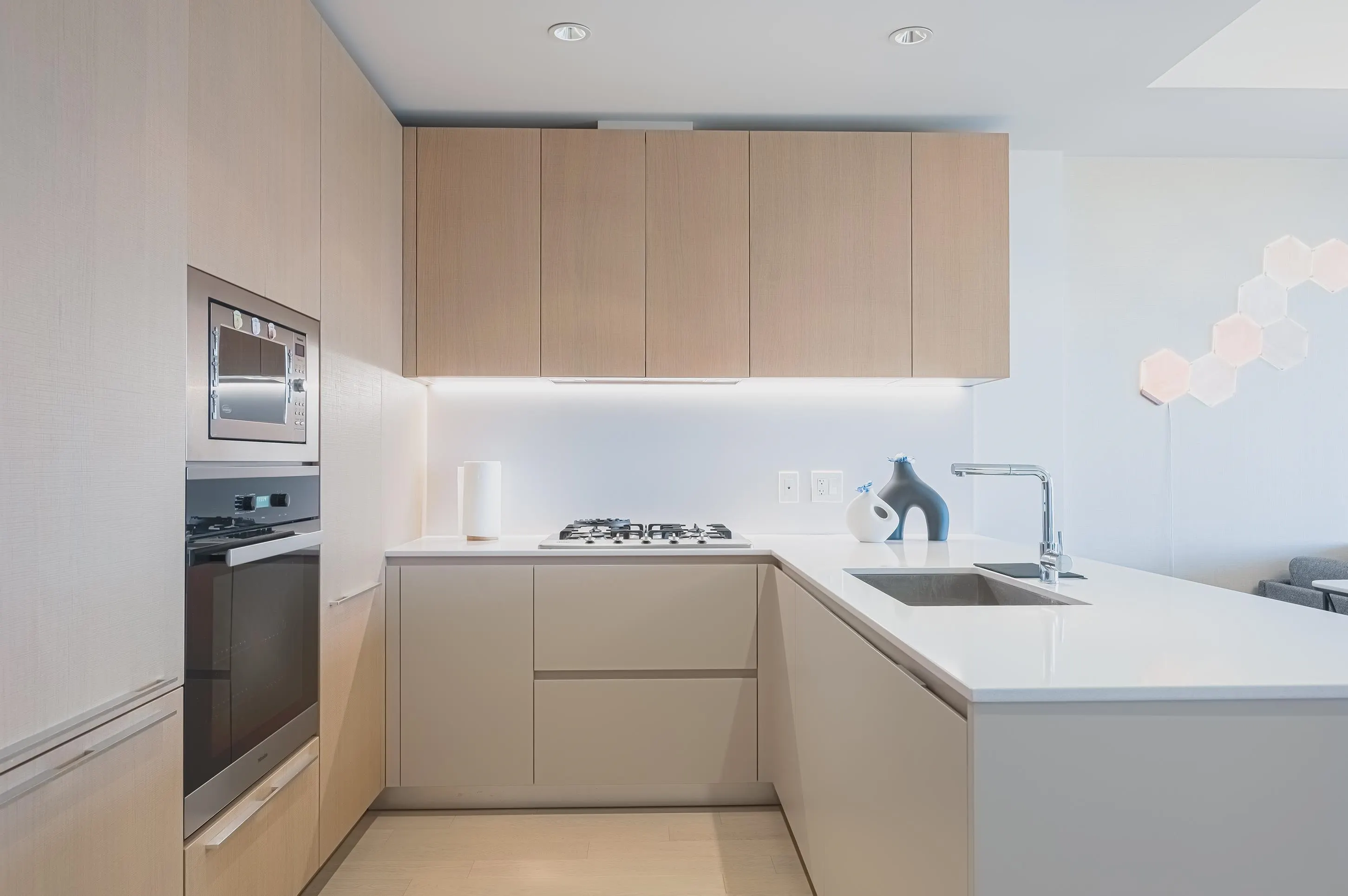 606 6622 Pearson Way