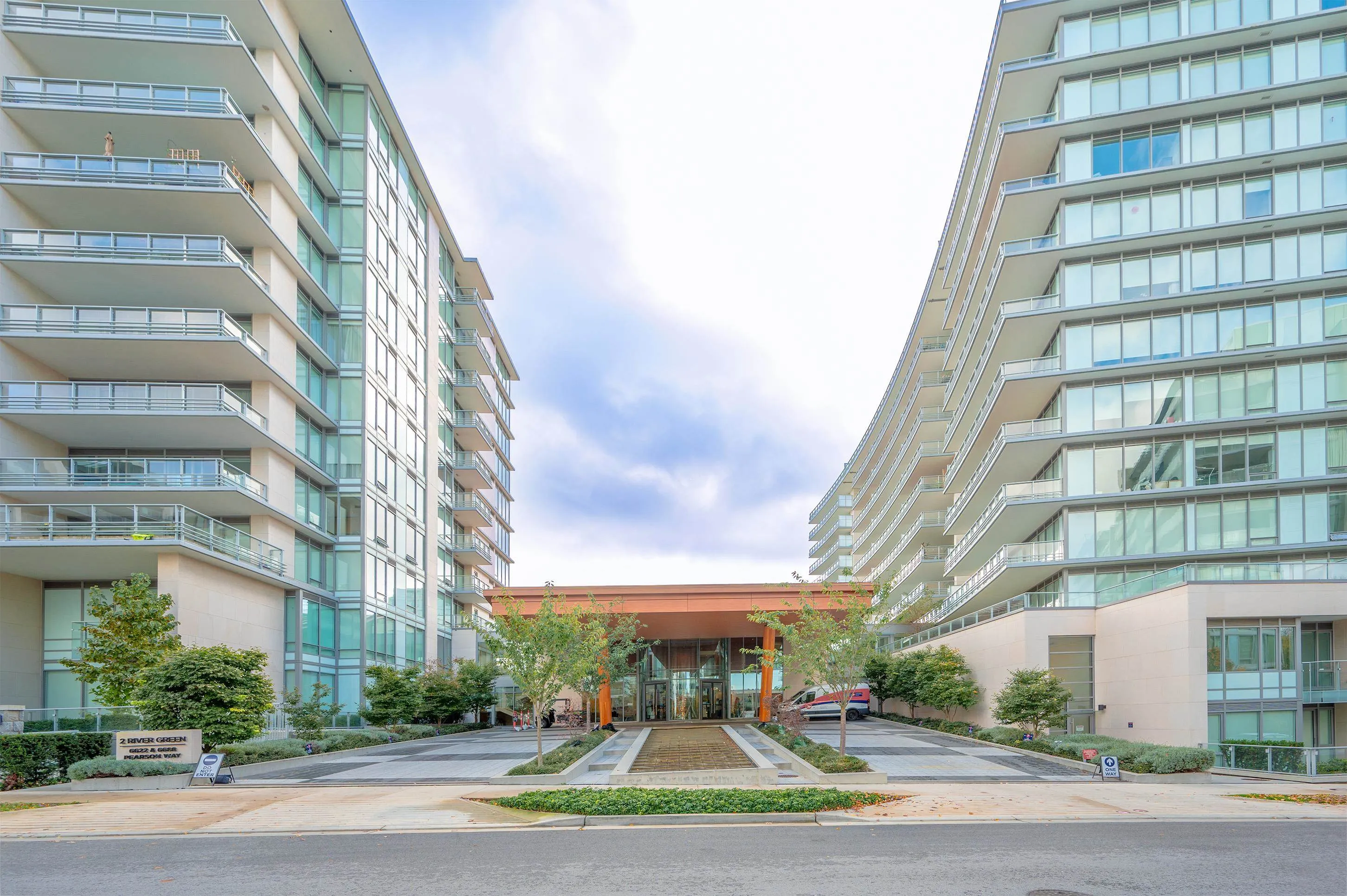 606 6622 Pearson Way