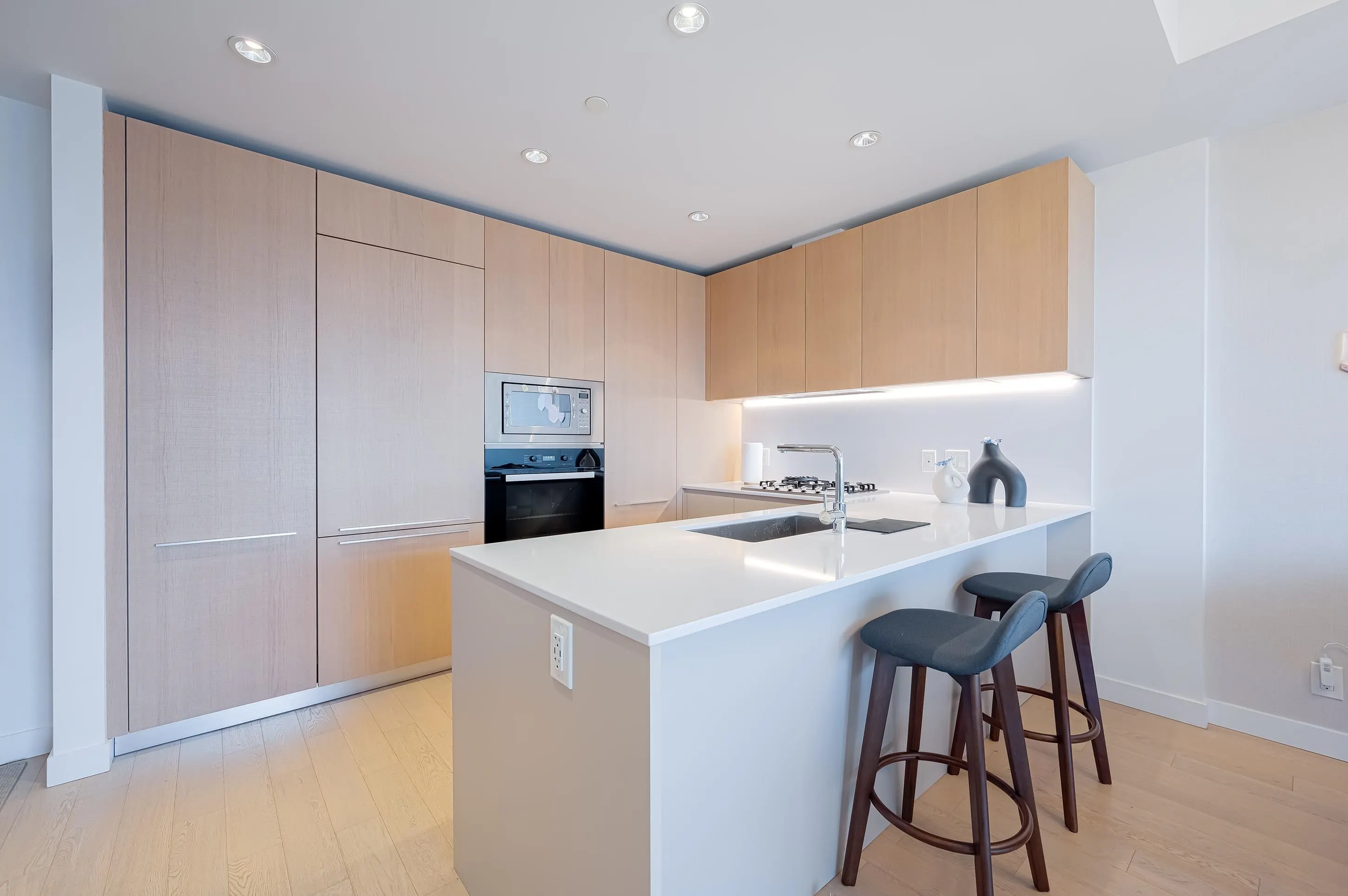 606 6622 Pearson Way