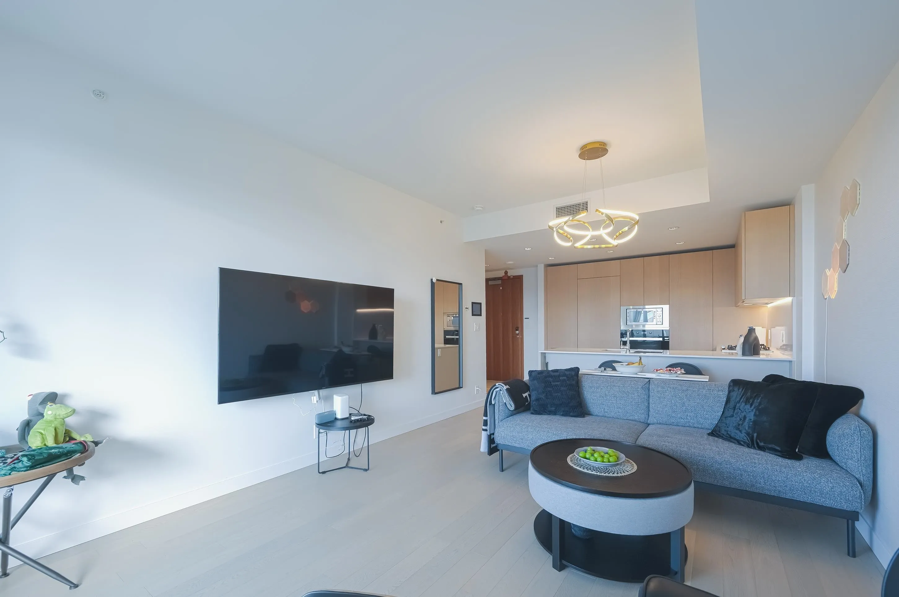 606 6622 Pearson Way