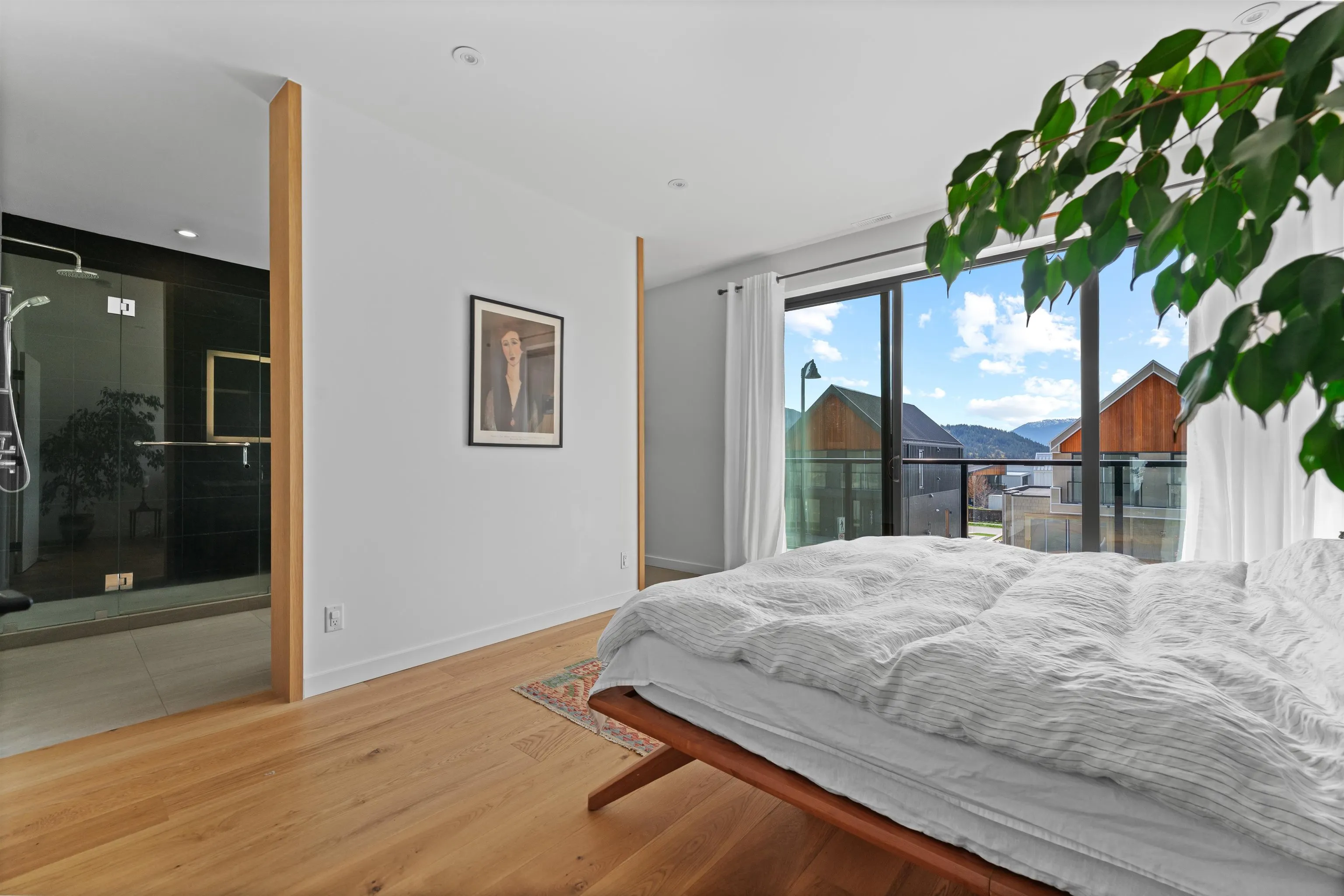 40822 The Crescent
