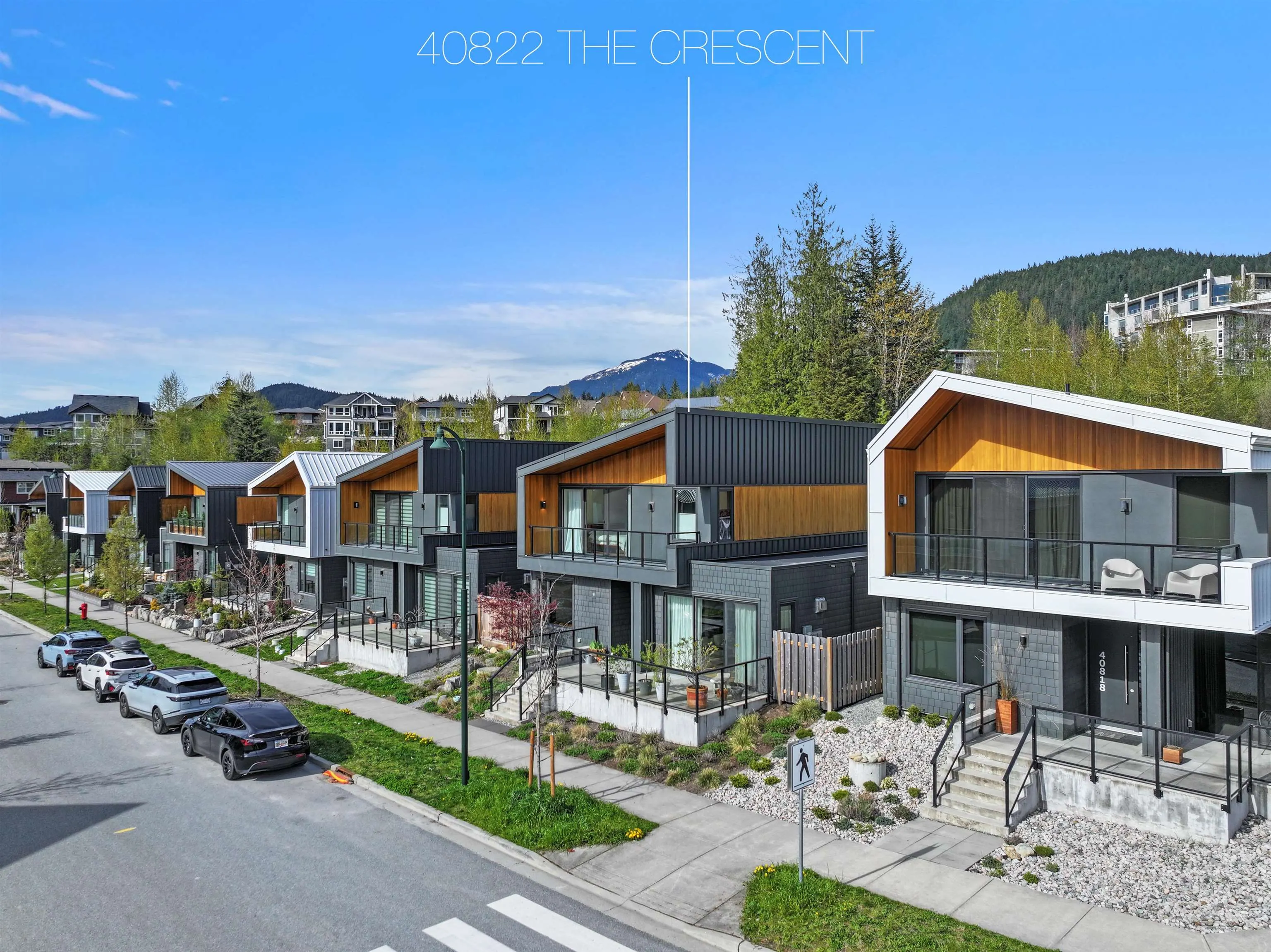 40822 The Crescent