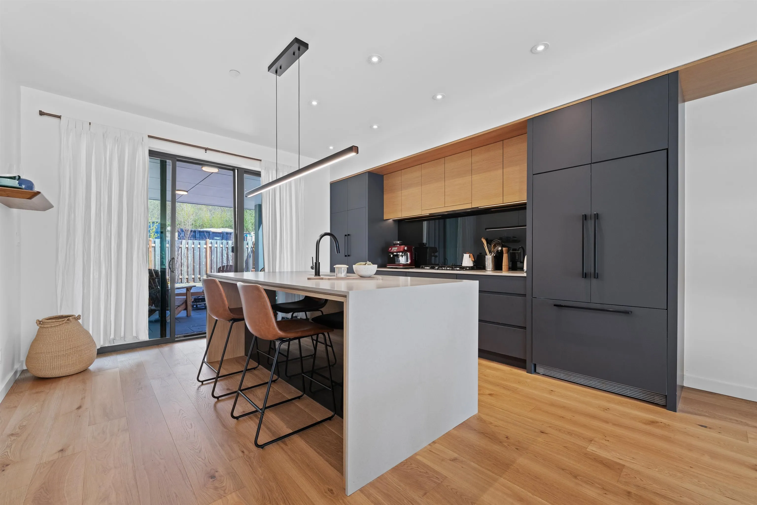 40822 The Crescent