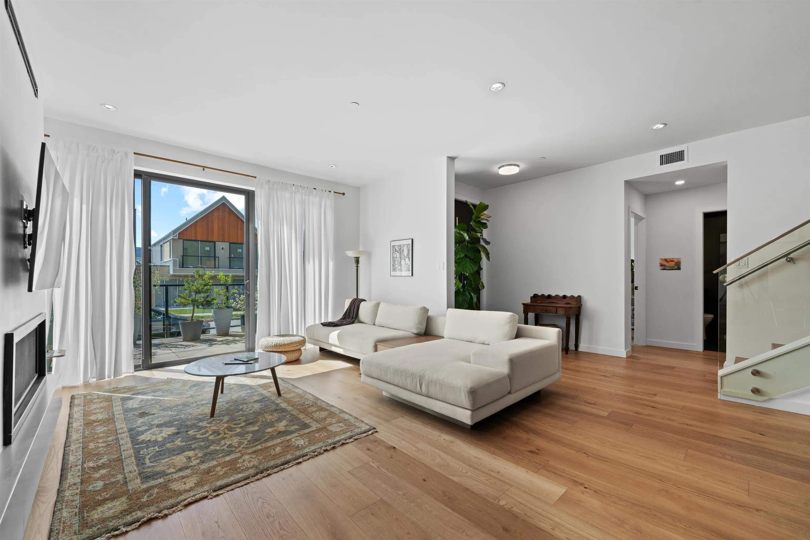 40822 The Crescent