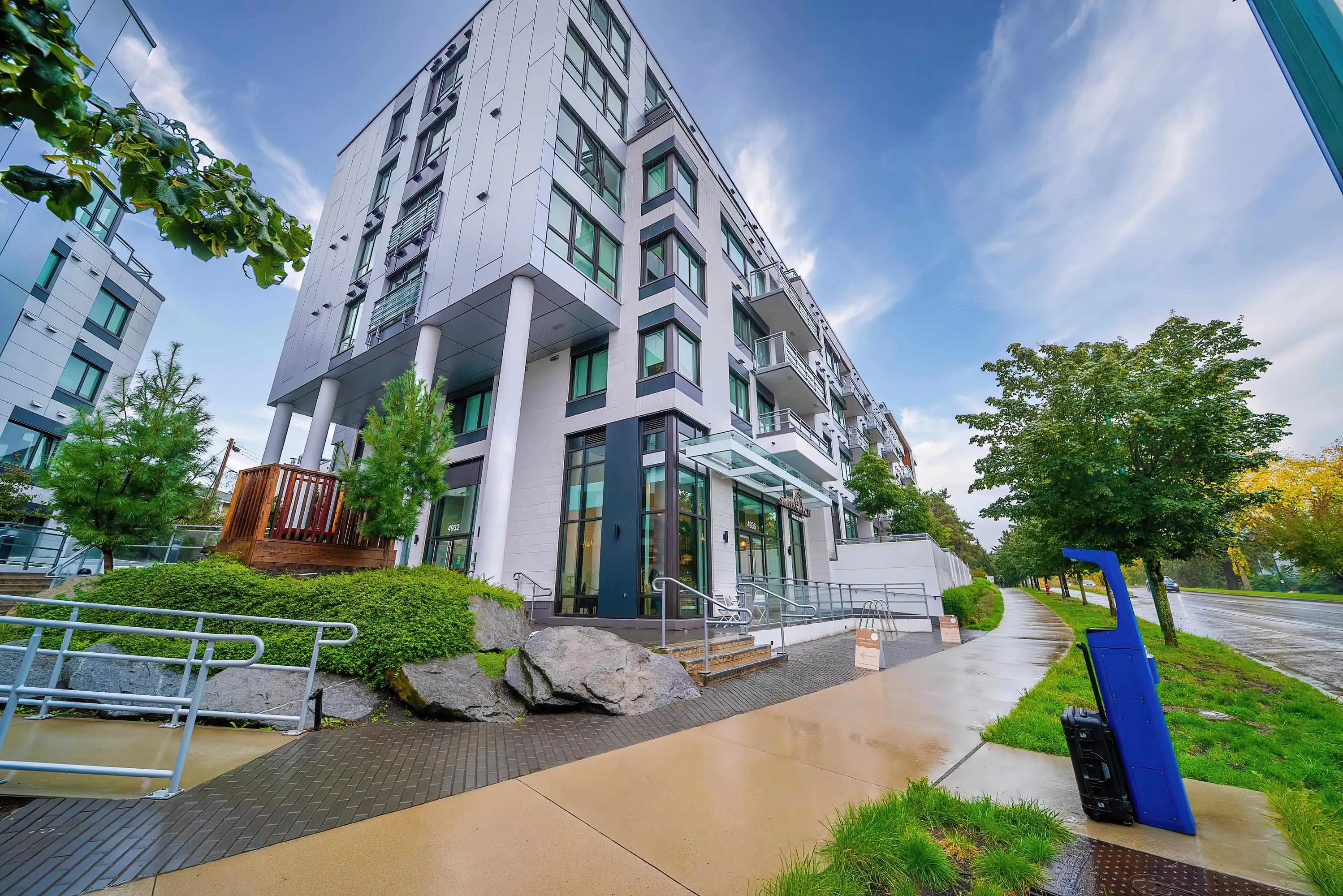 205 4932 Cambie Street