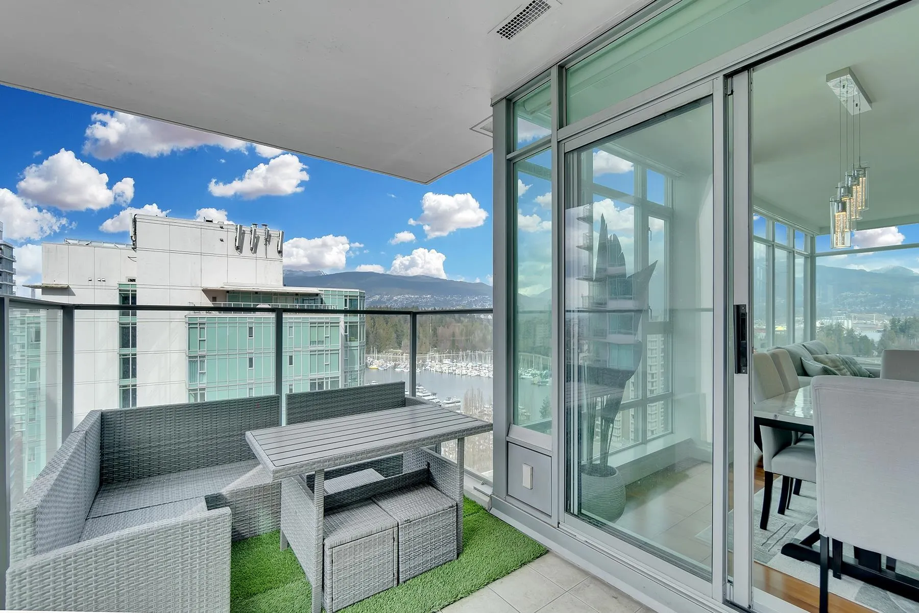 1904 1616 Bayshore Drive