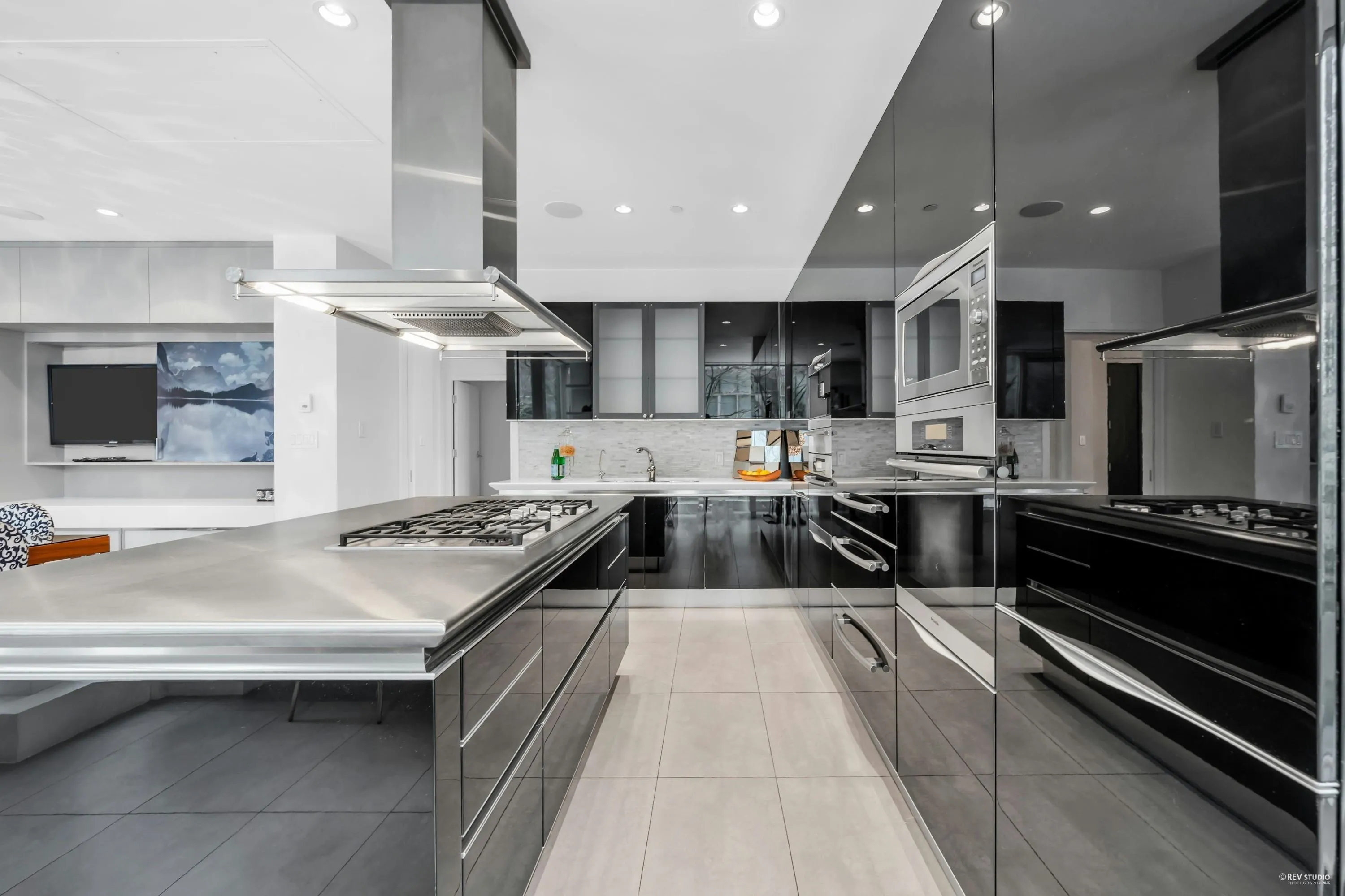 TH10X 1139 W Cordova Street