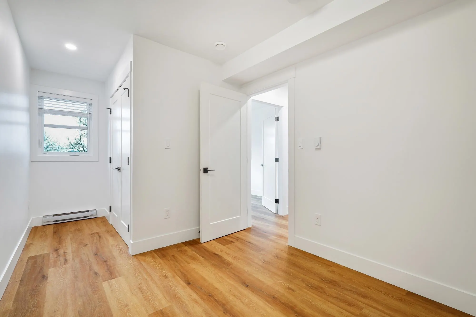 45 E Eighth Avenue