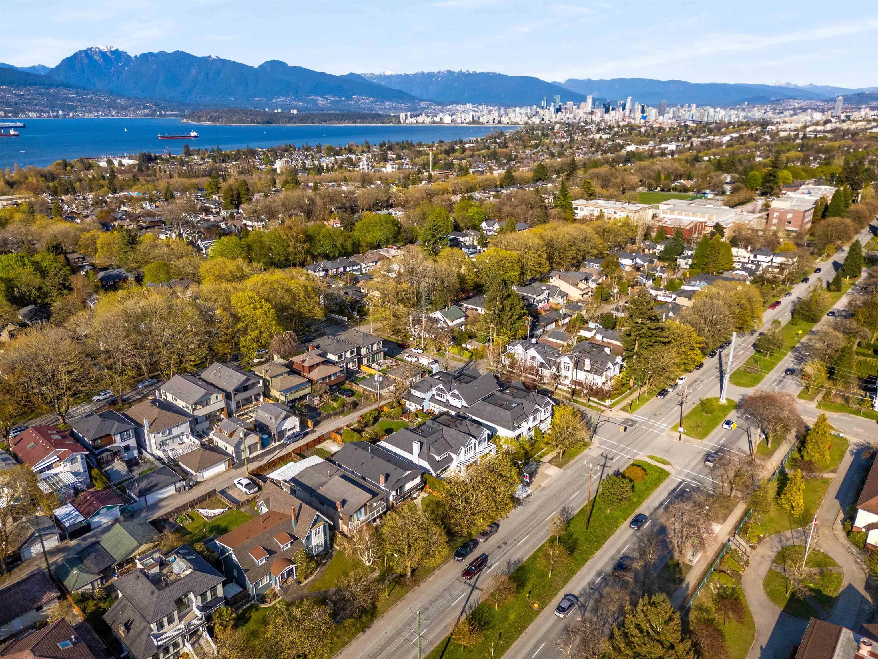 202 3189 Camosun Street