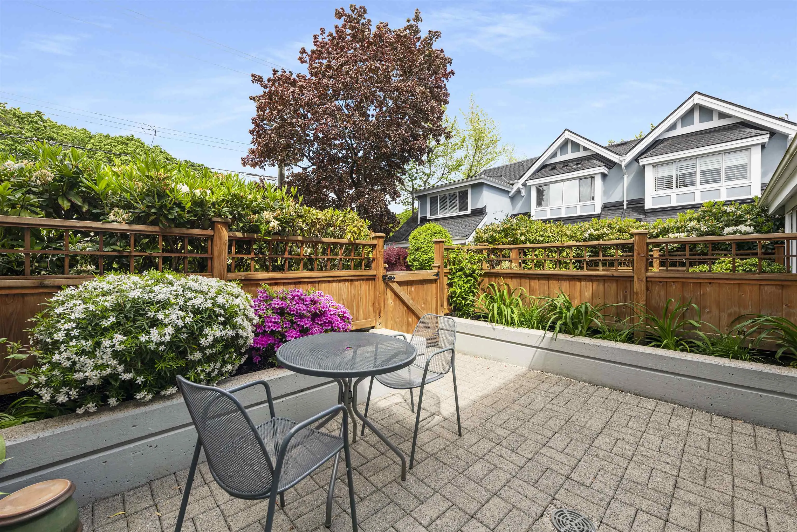 202 3189 Camosun Street