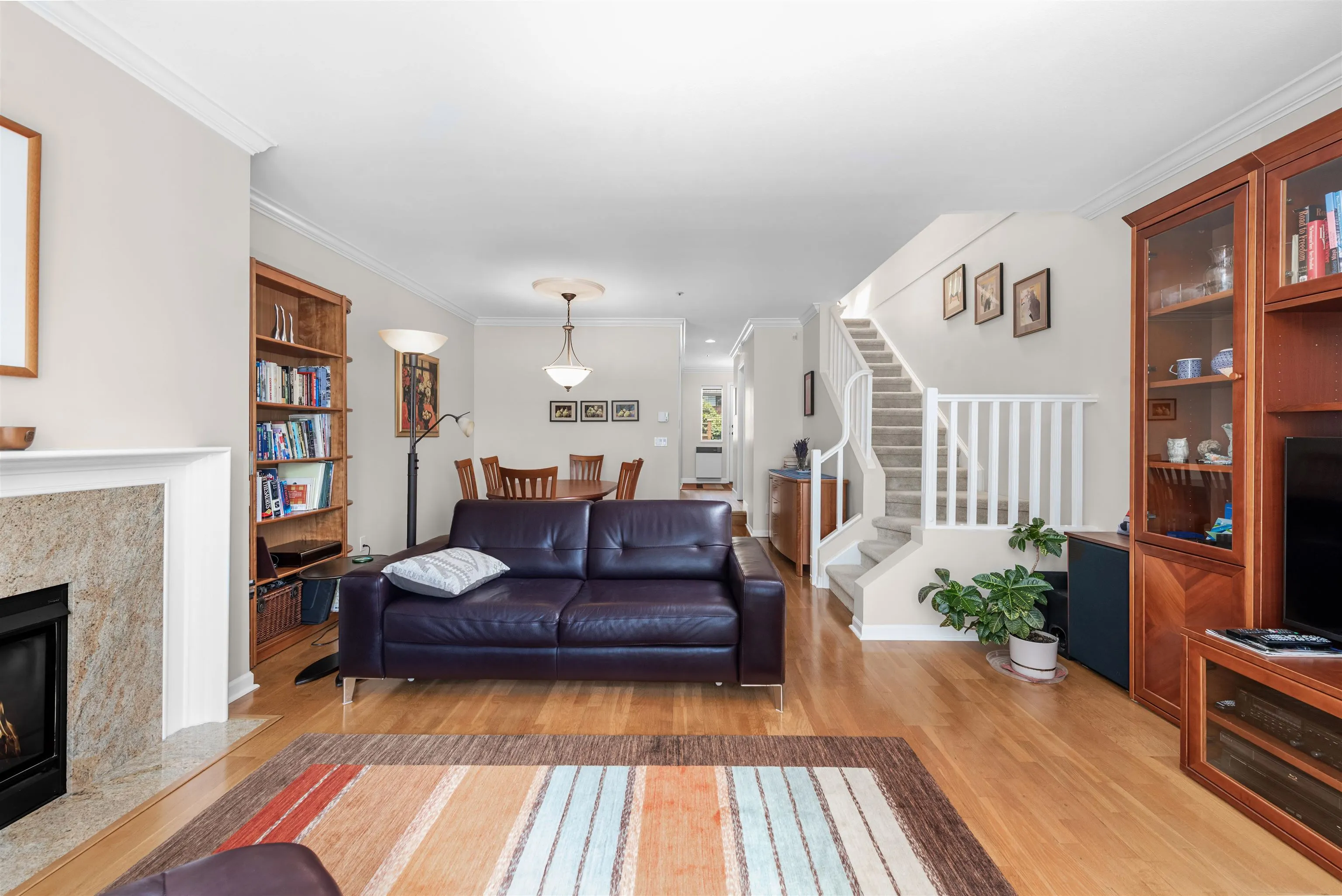 202 3189 Camosun Street