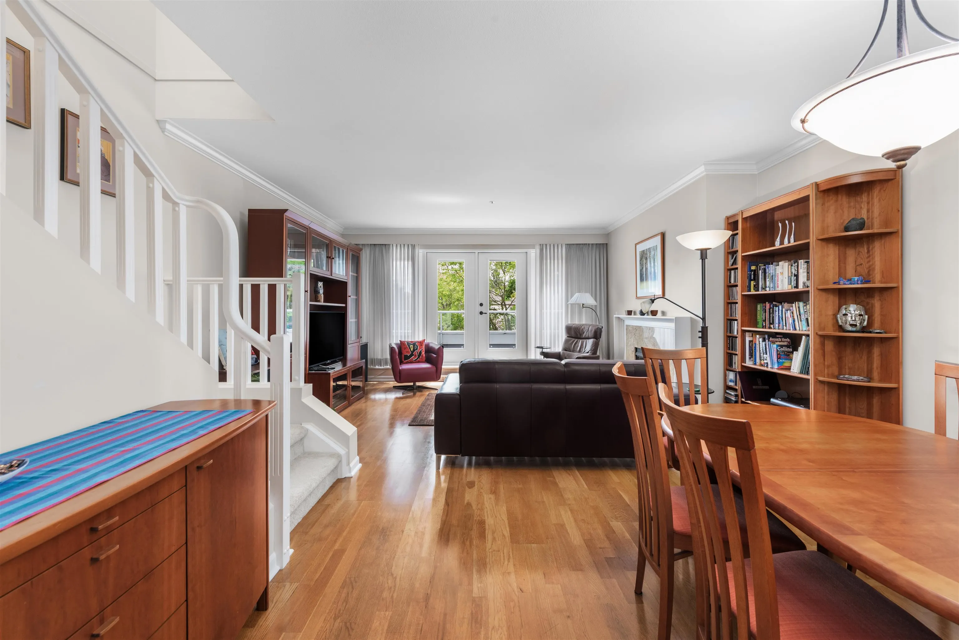 202 3189 Camosun Street