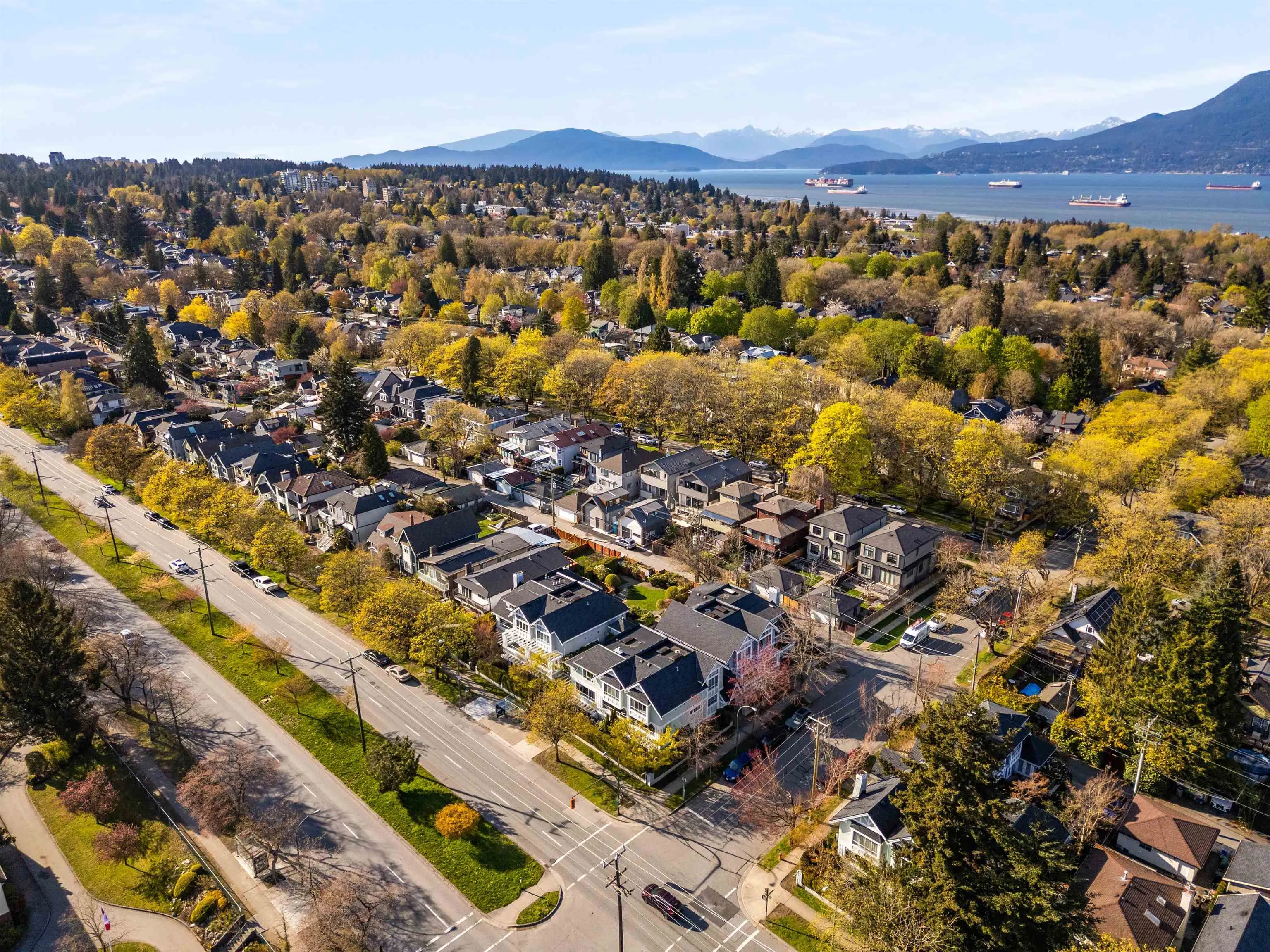 202 3189 Camosun Street