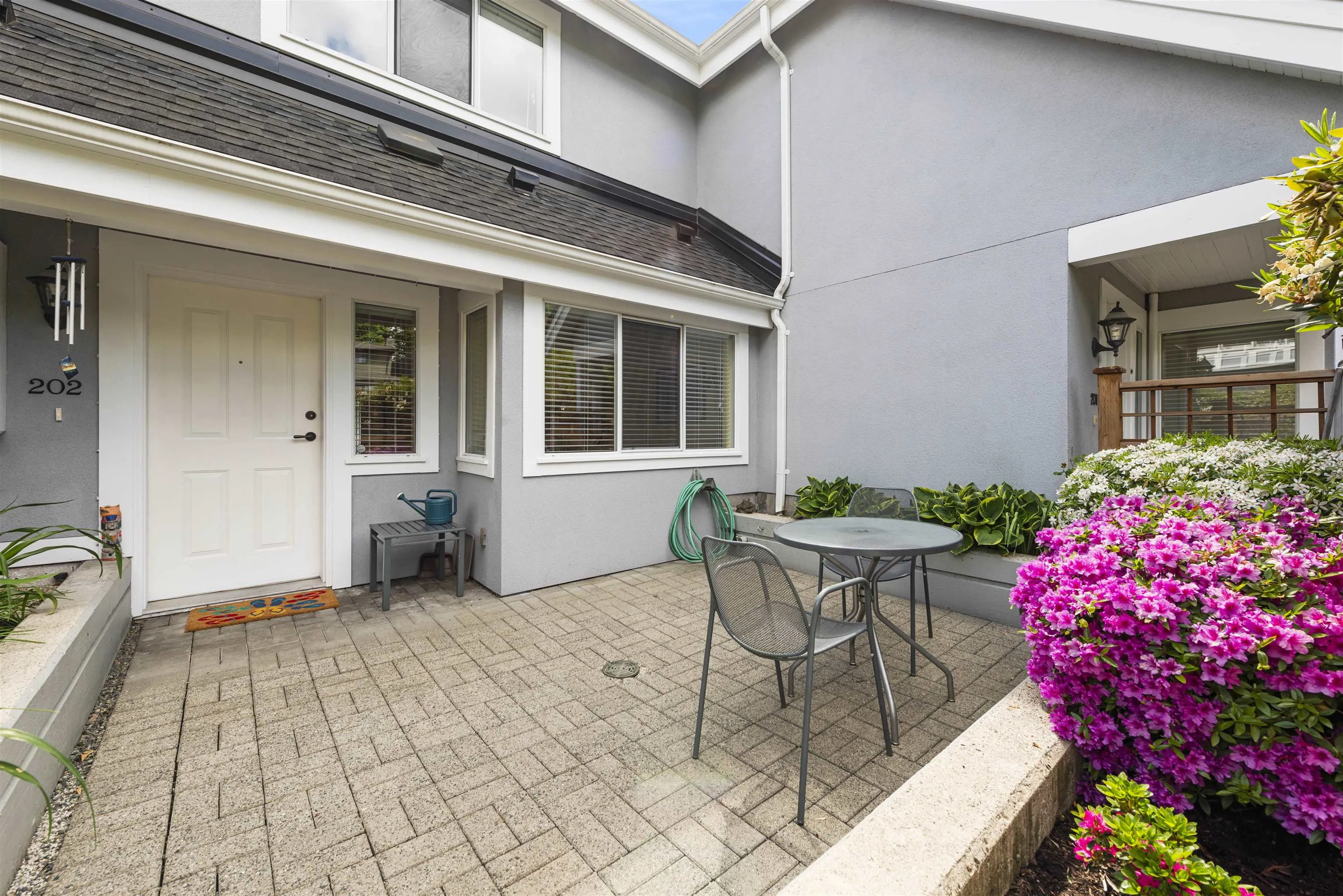 202 3189 Camosun Street