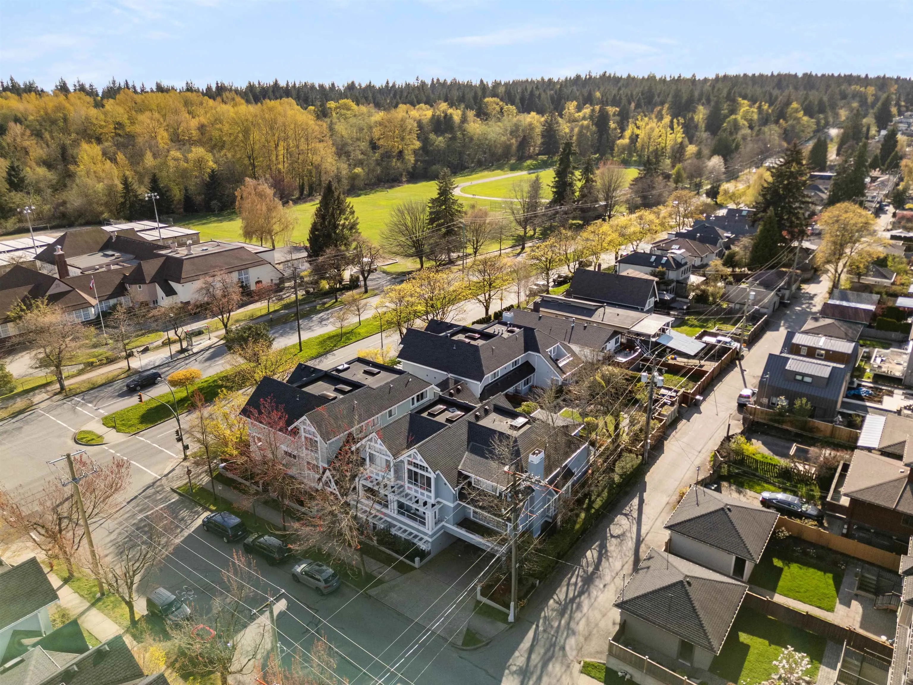 202 3189 Camosun Street