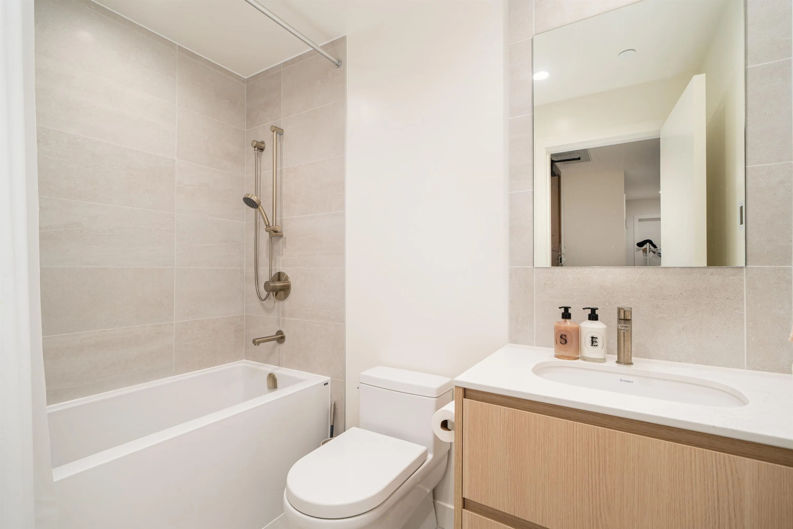 207 6811 Pearson Way