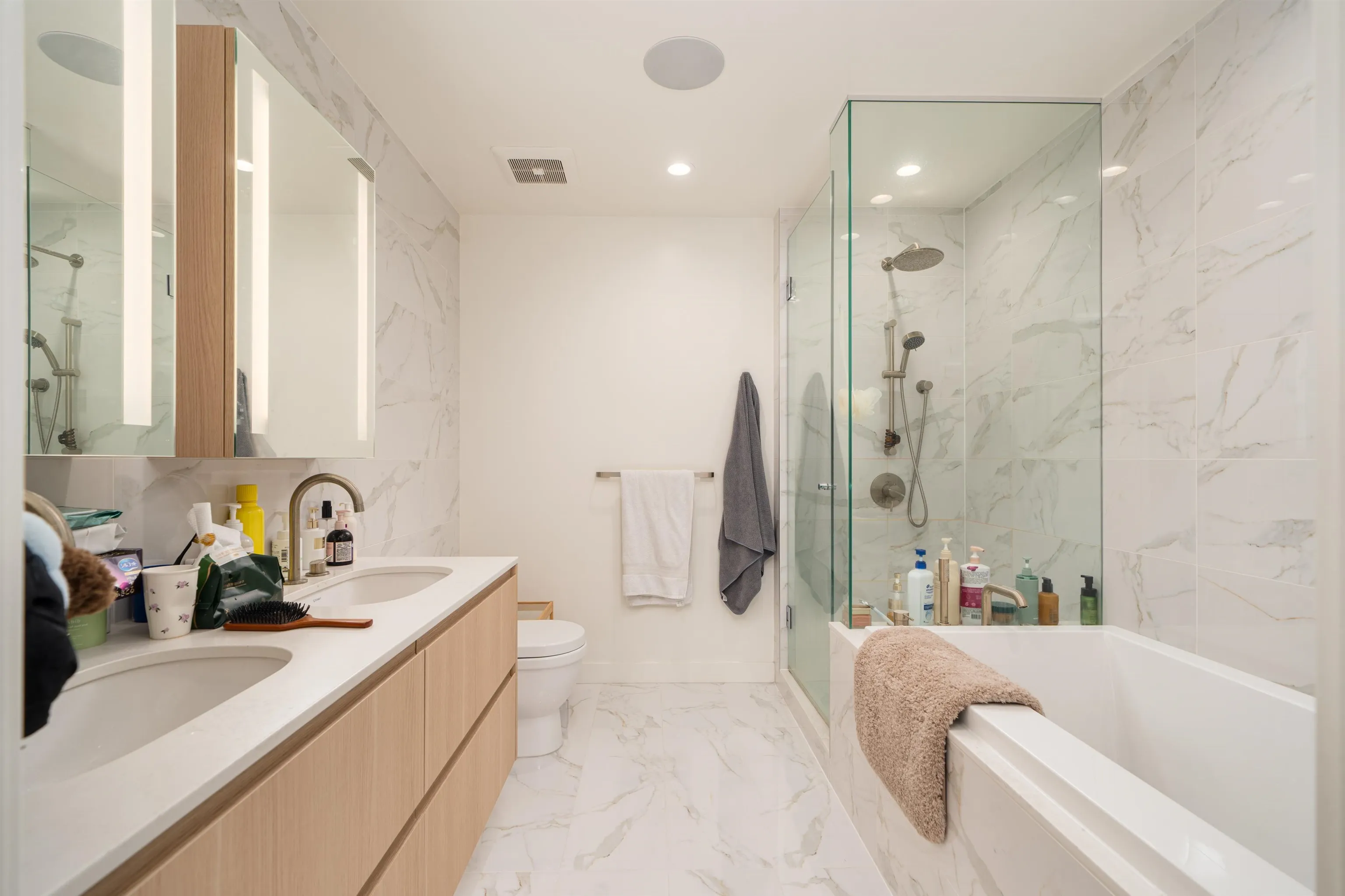 207 6811 Pearson Way