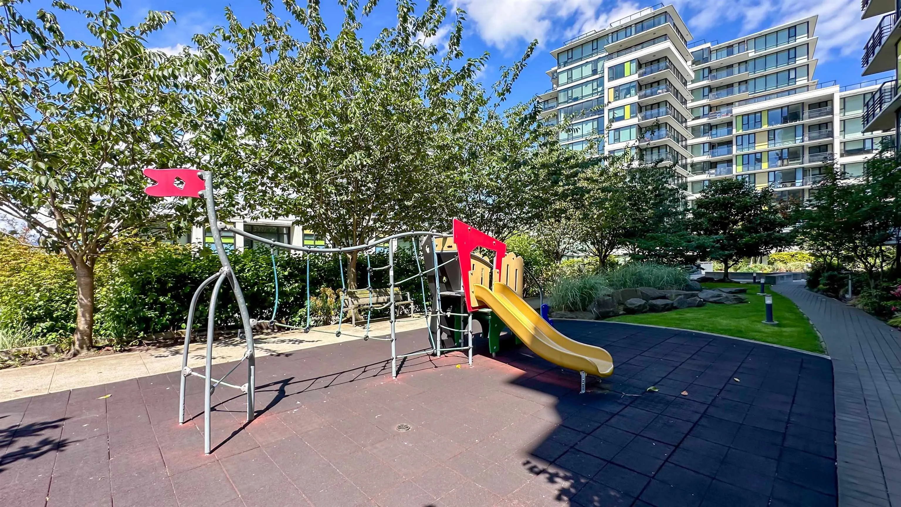1513 7788 Ackroyd Road