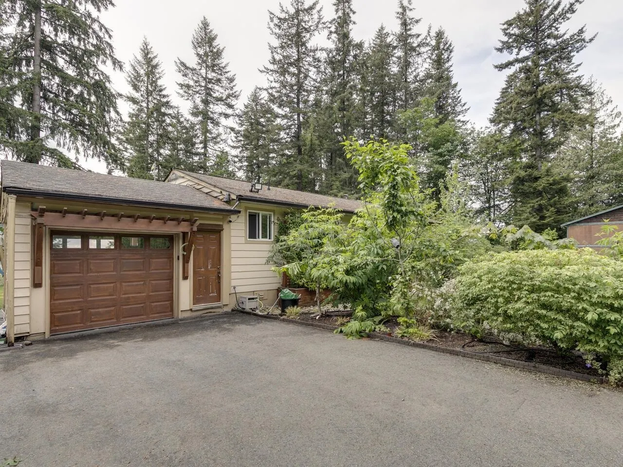 26521 Lougheed Highway