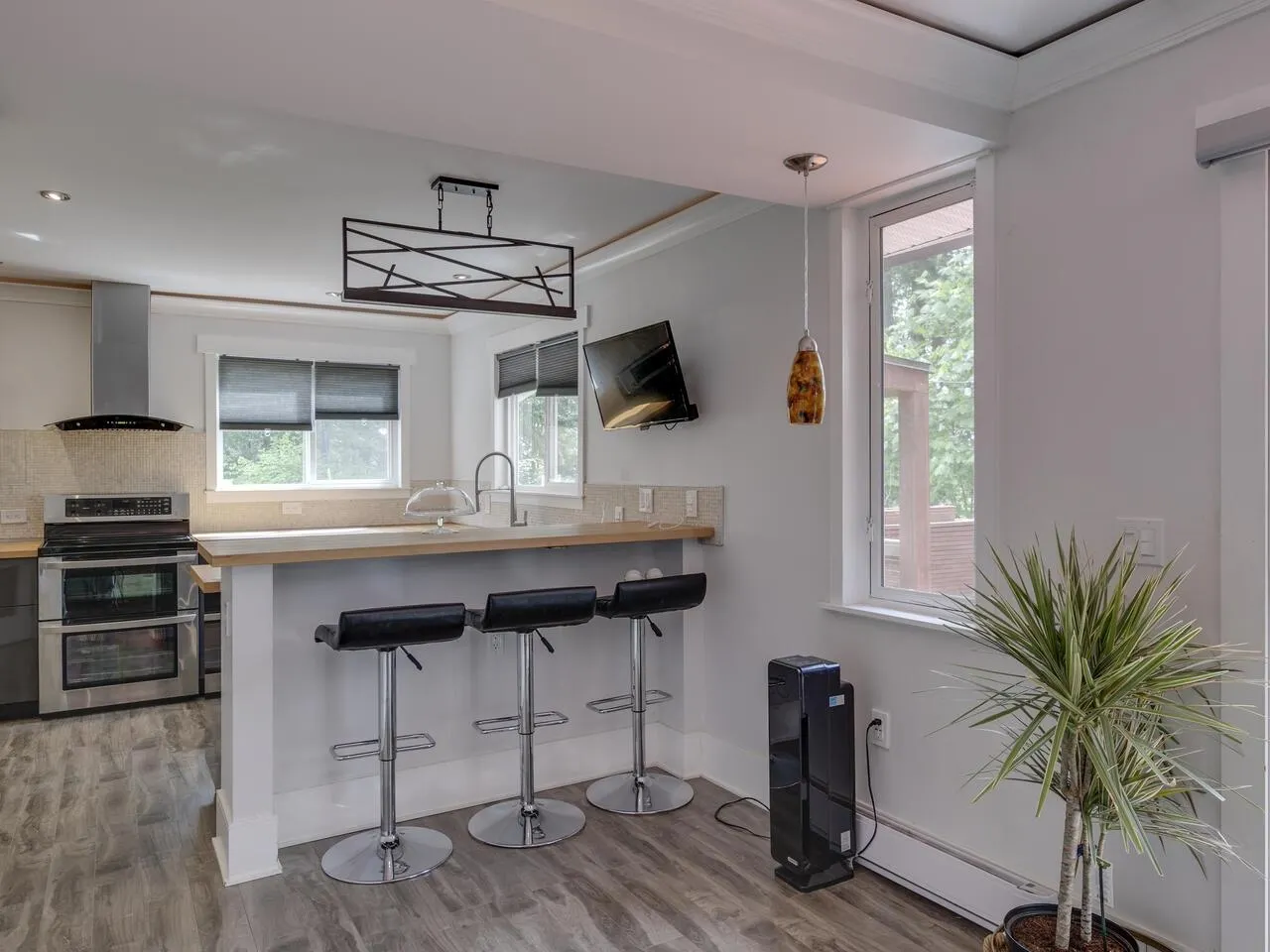 26521 Lougheed Highway