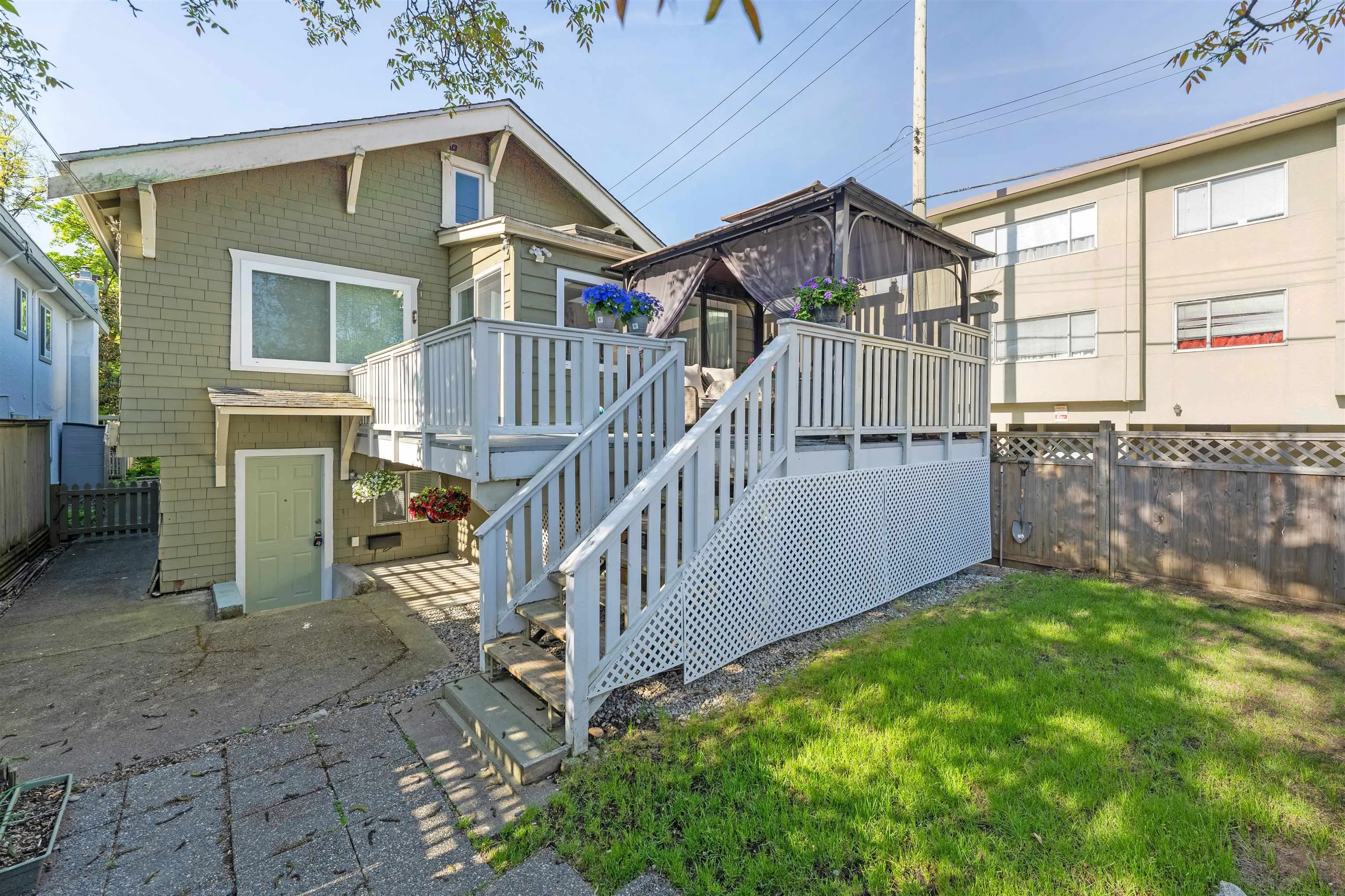 2085 W 45th Avenue