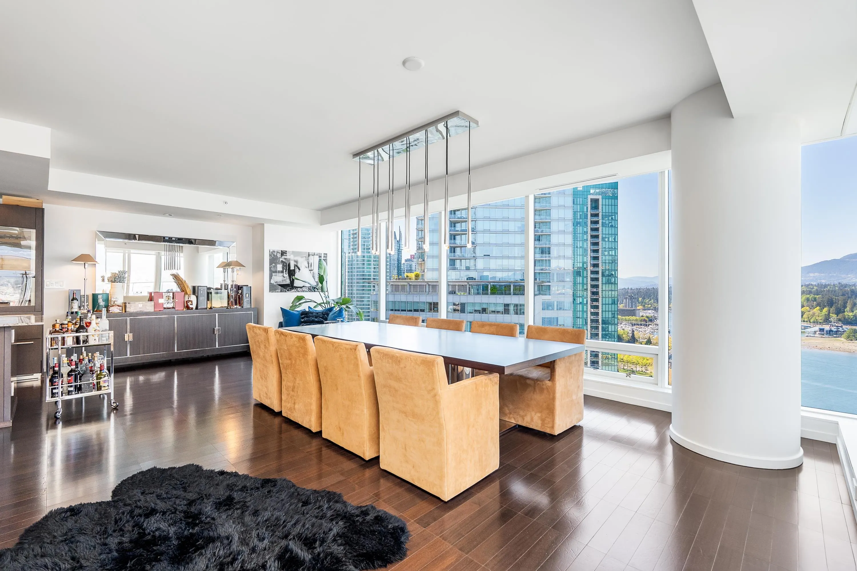 2409 1011 W Cordova Street