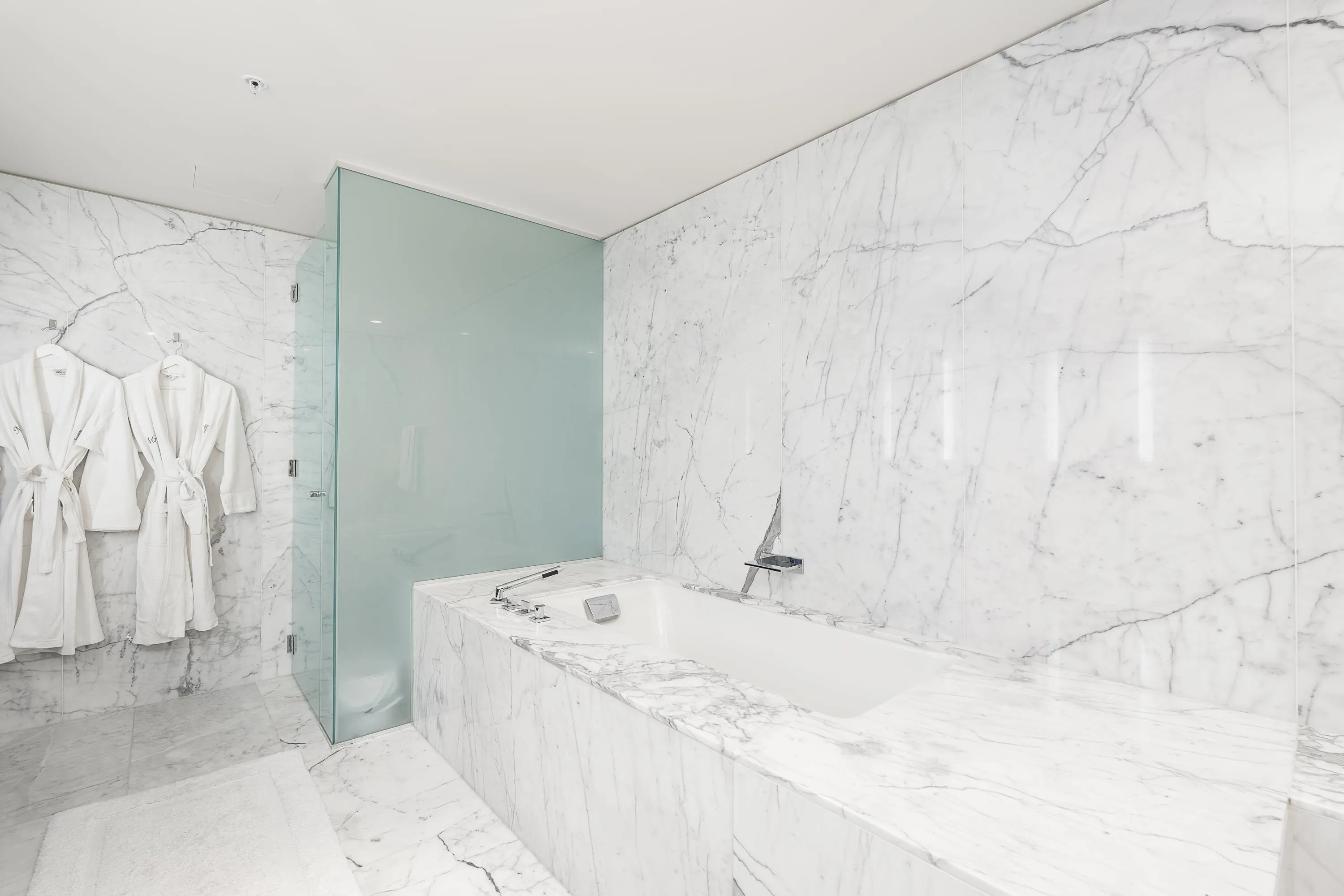 2409 1011 W Cordova Street