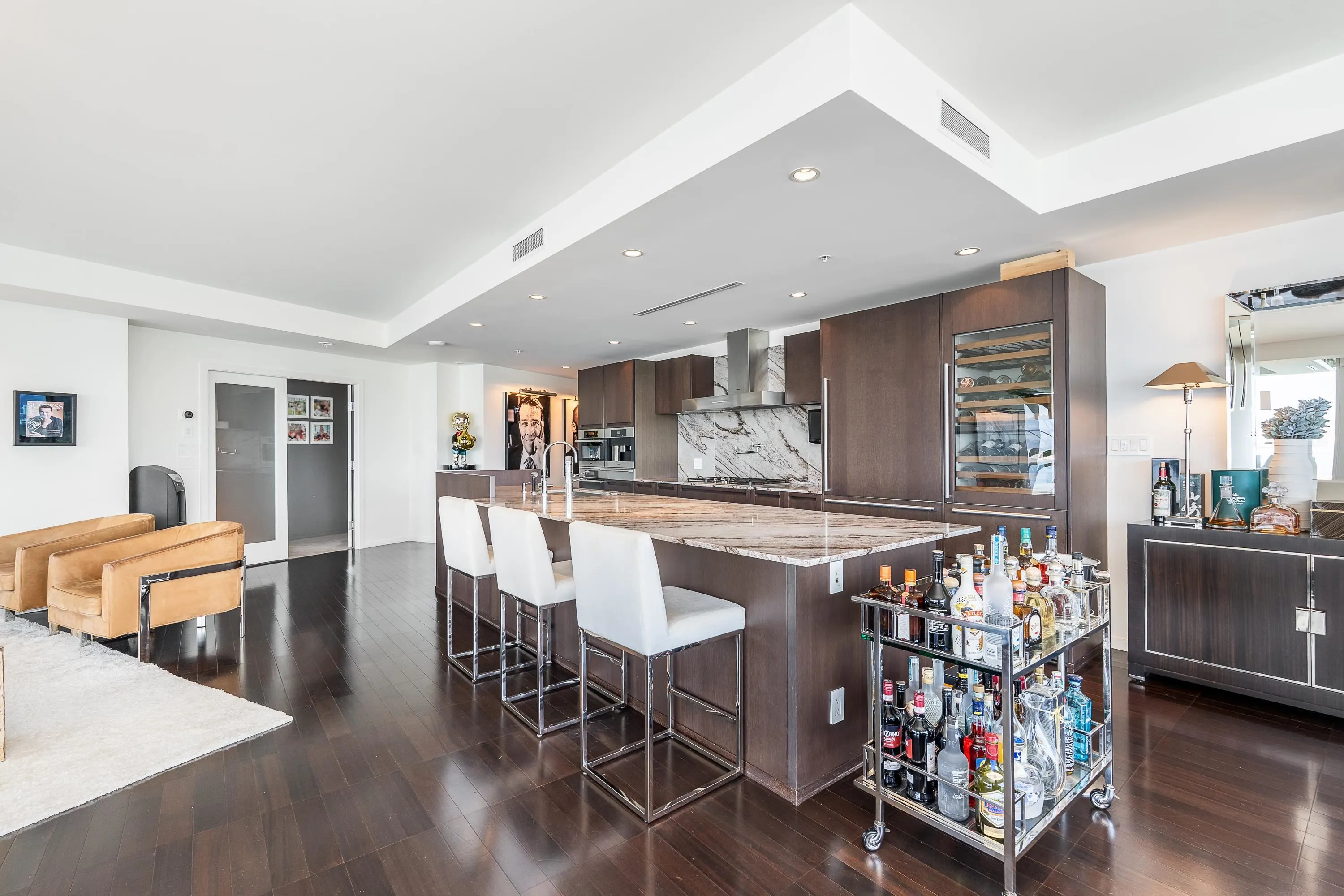 2409 1011 W Cordova Street