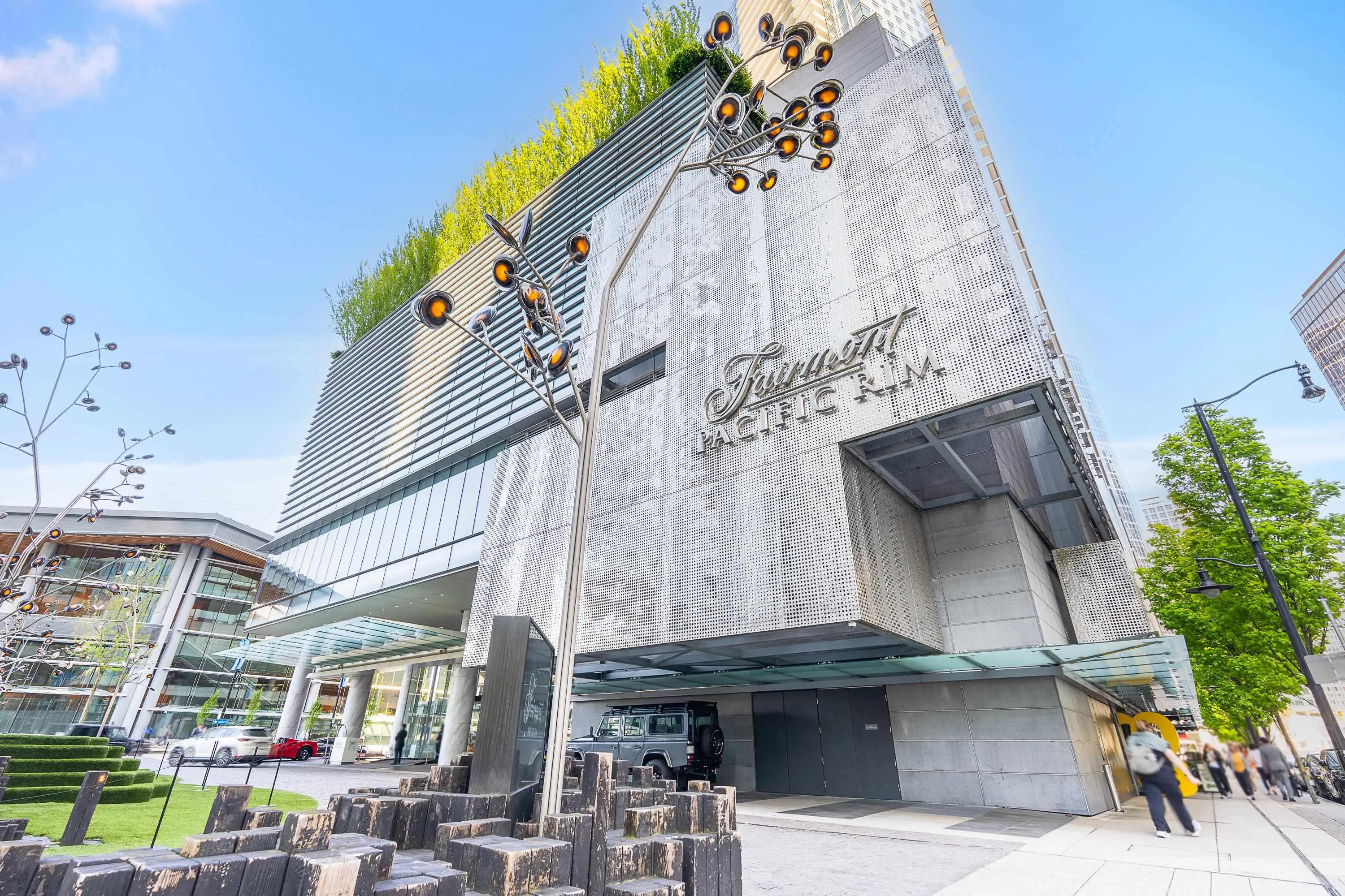 2409 1011 W Cordova Street