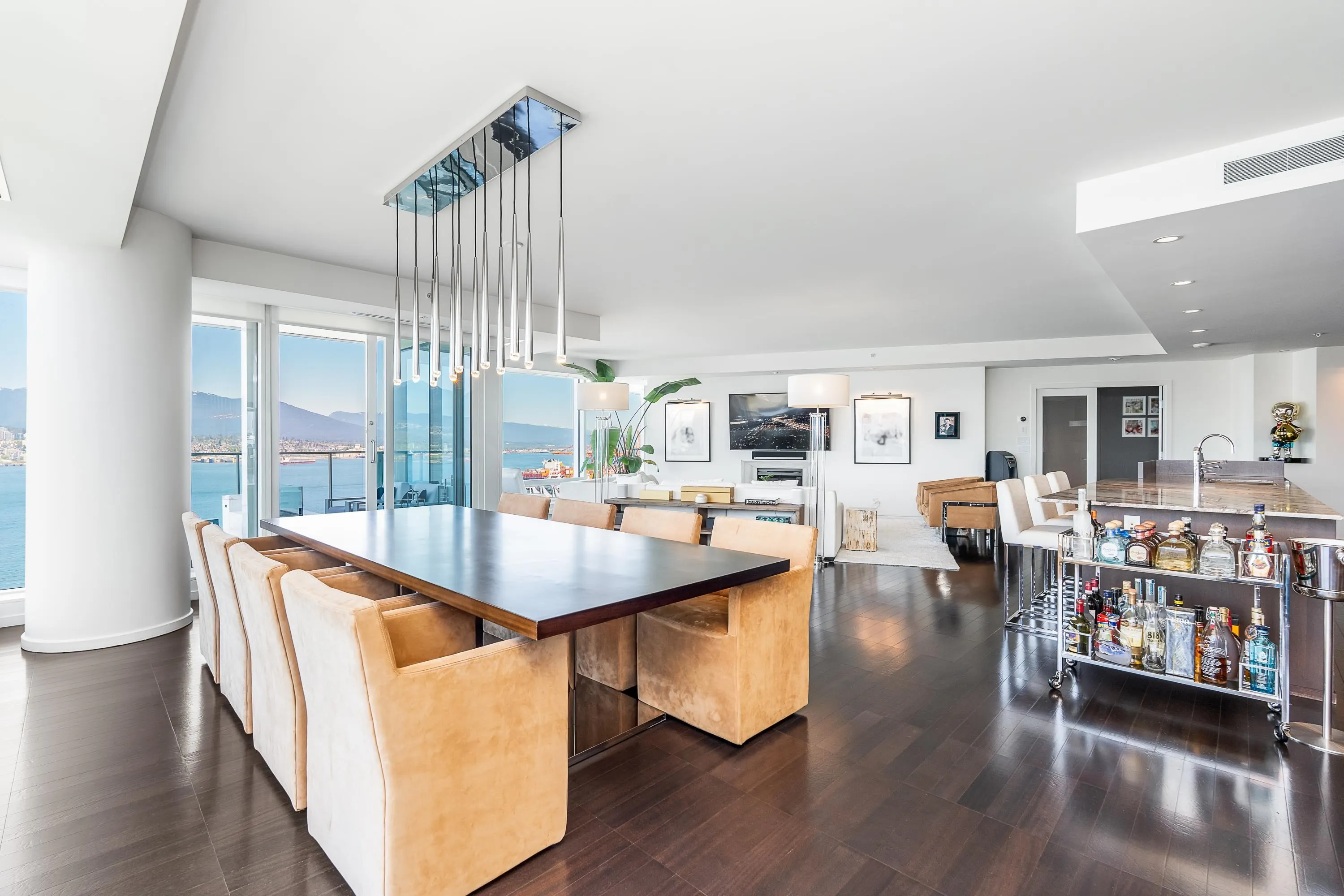 2409 1011 W Cordova Street