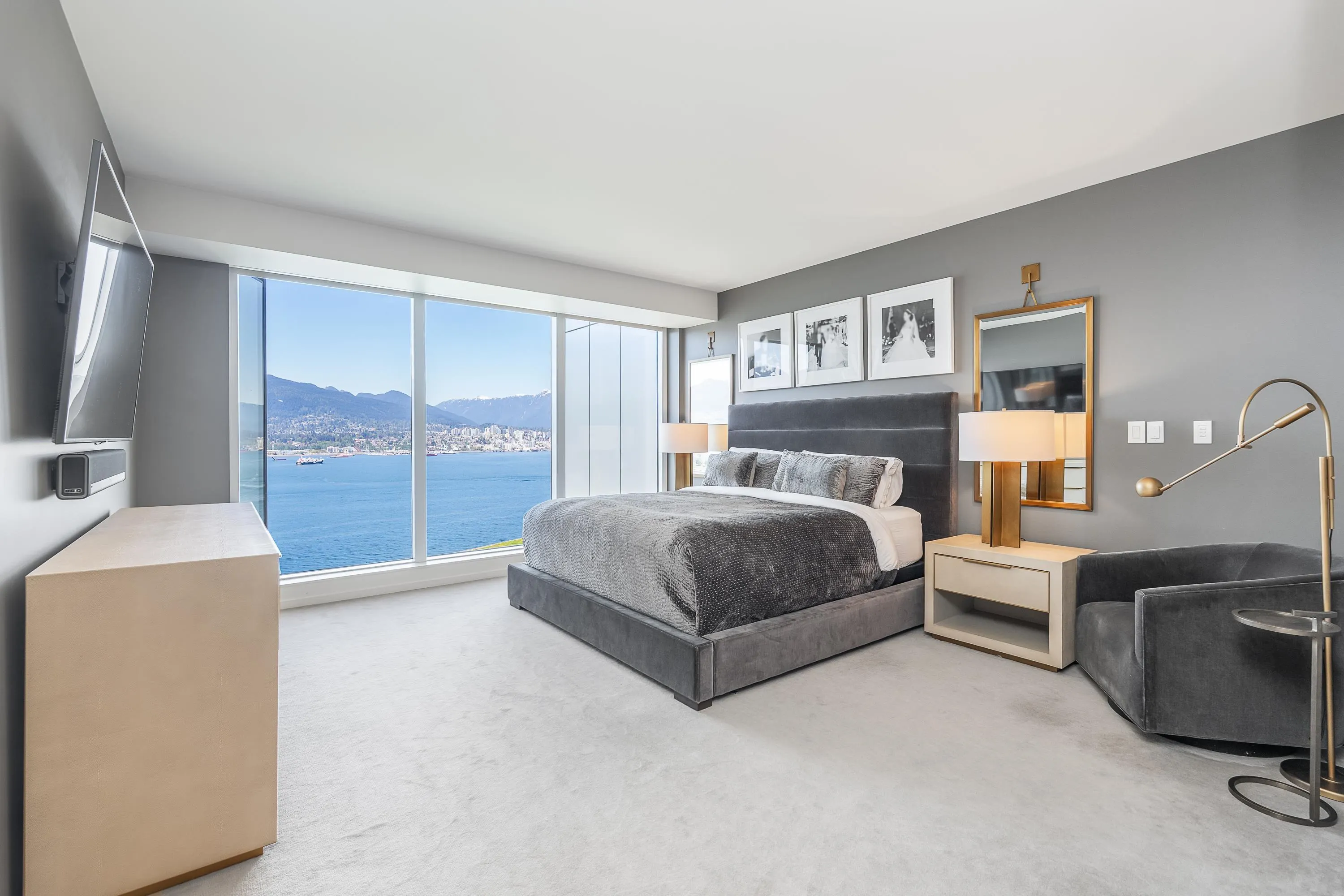 2409 1011 W Cordova Street