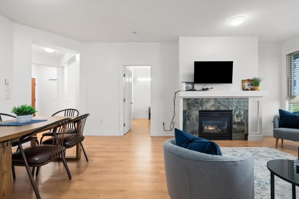 411 2338 Western Parkway