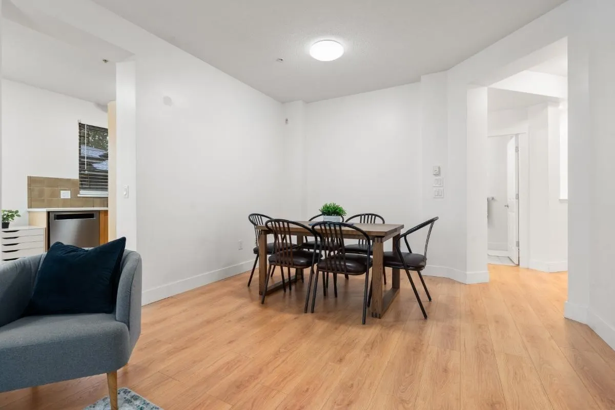 411 2338 Western Parkway
