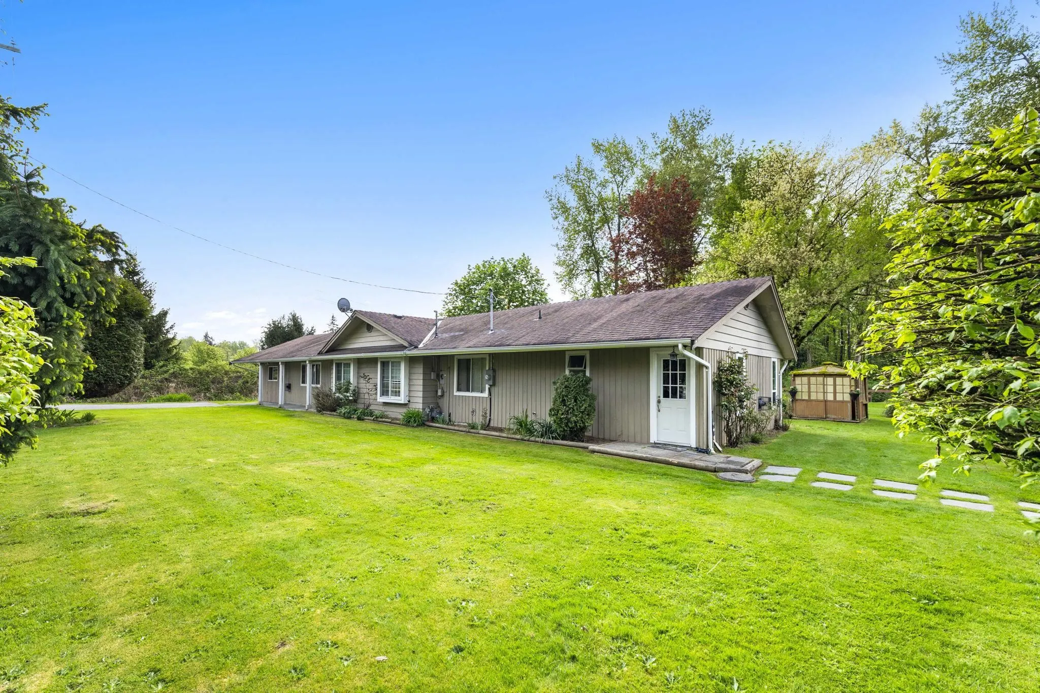 24960 Robertson Crescent