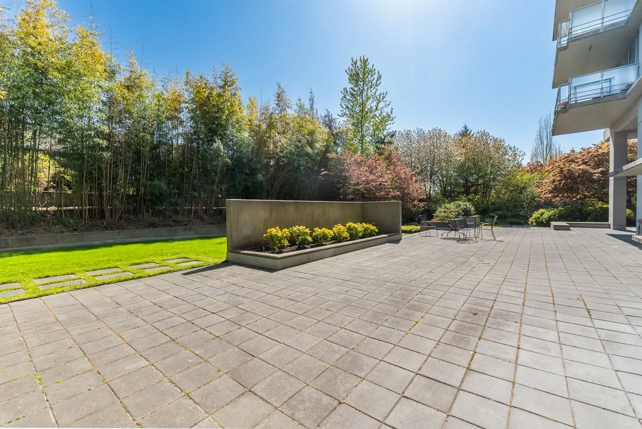 1201 2688 West Mall