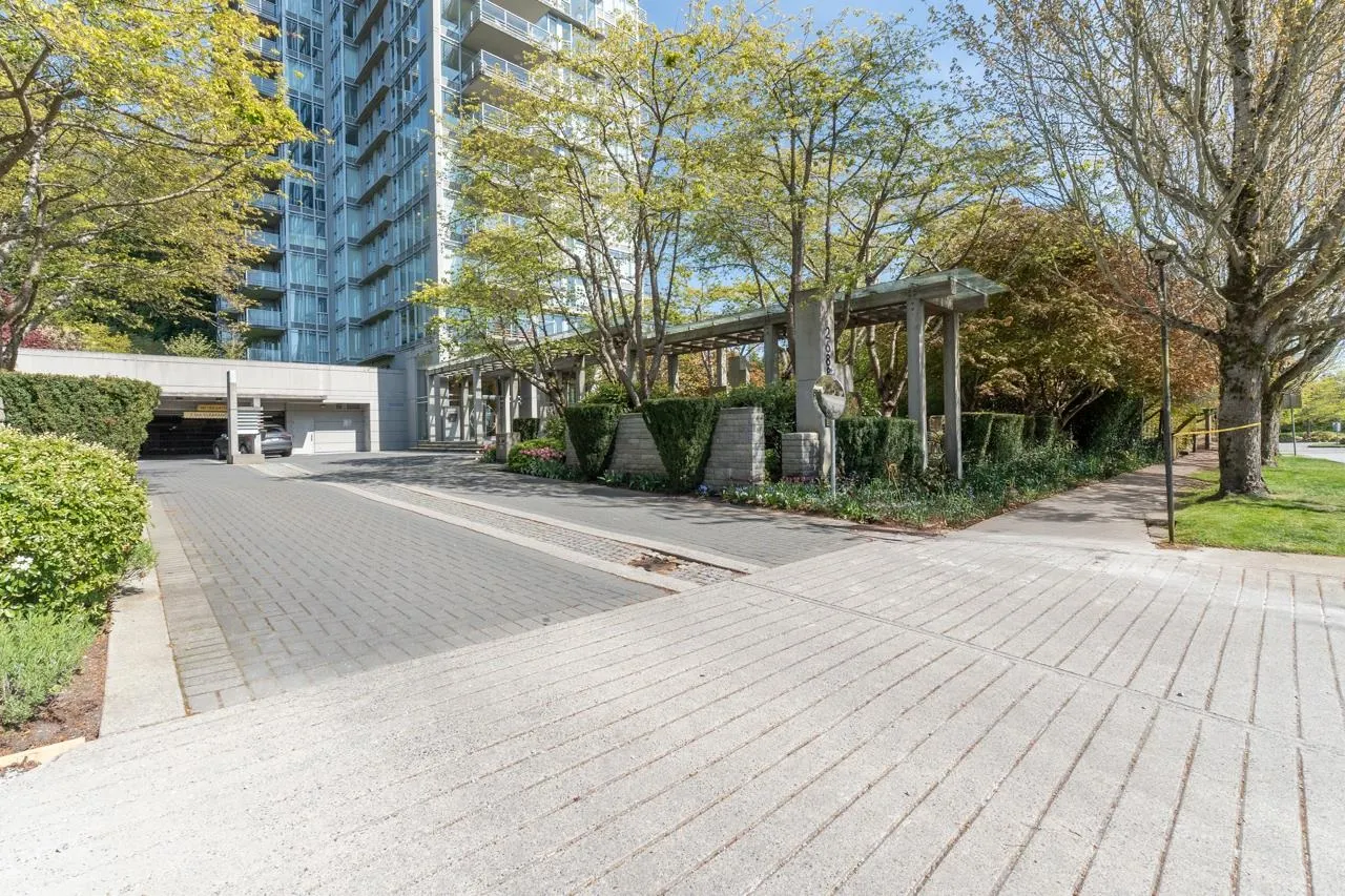 1201 2688 West Mall