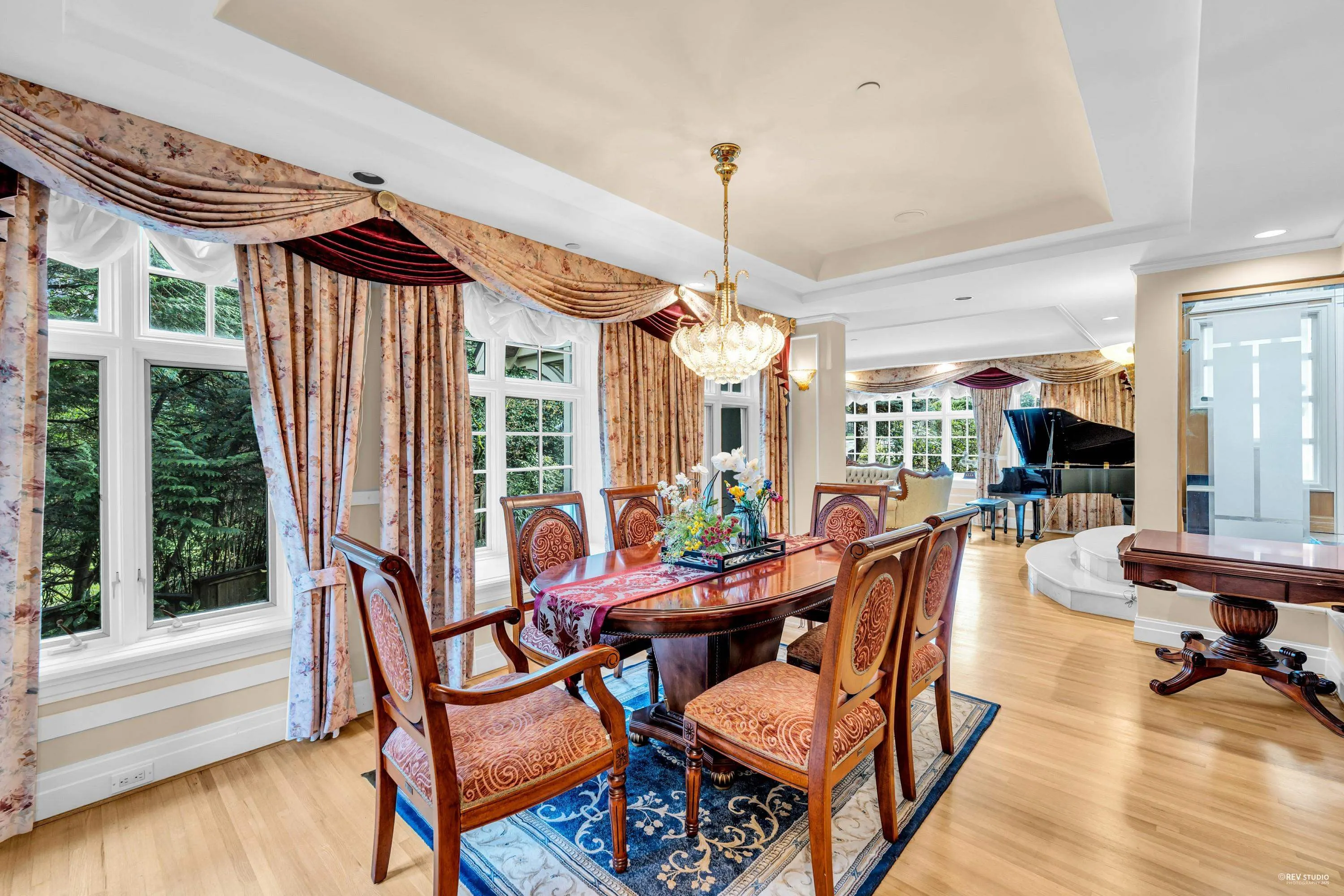 3489 Pine Crescent