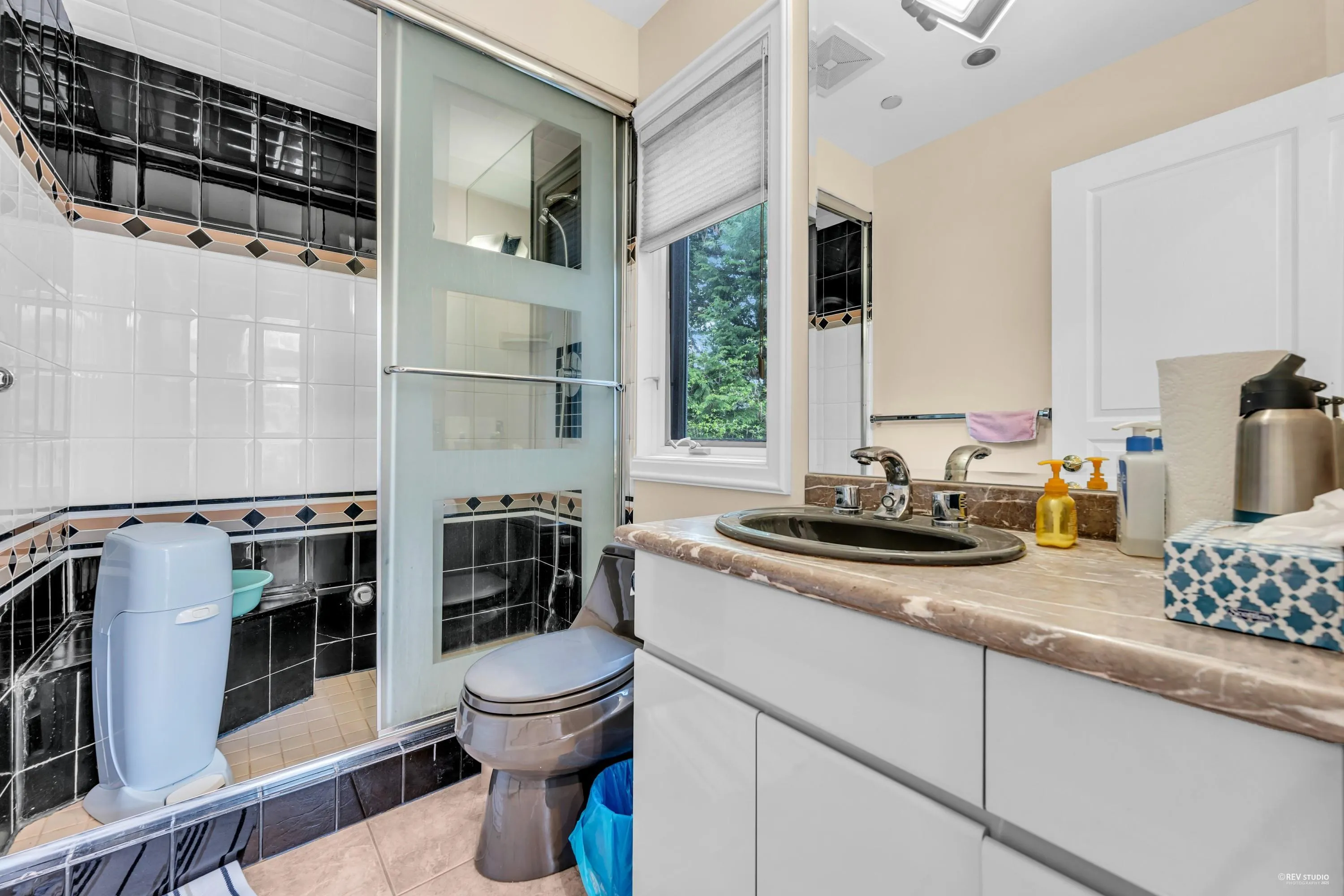 3489 Pine Crescent