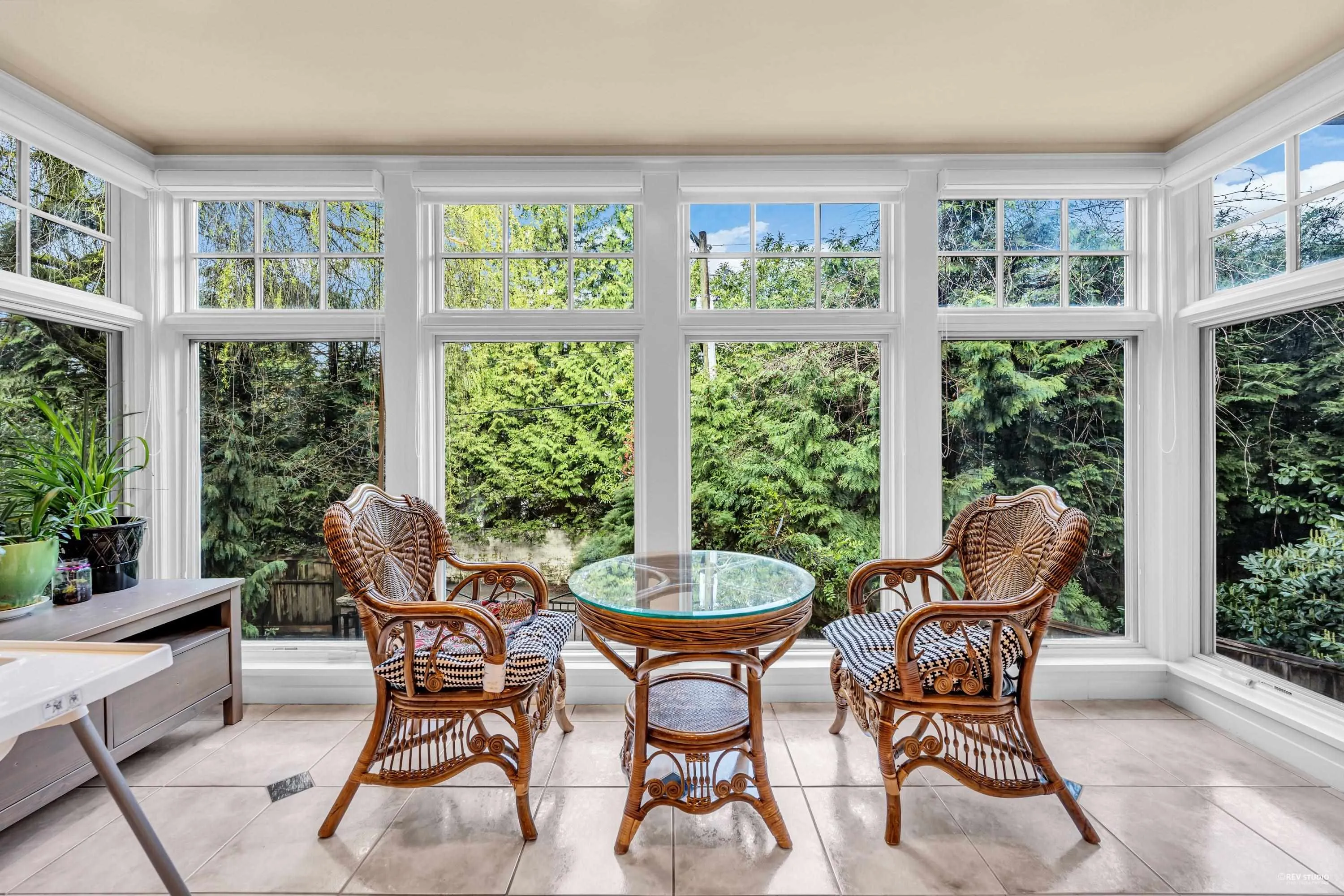 3489 Pine Crescent