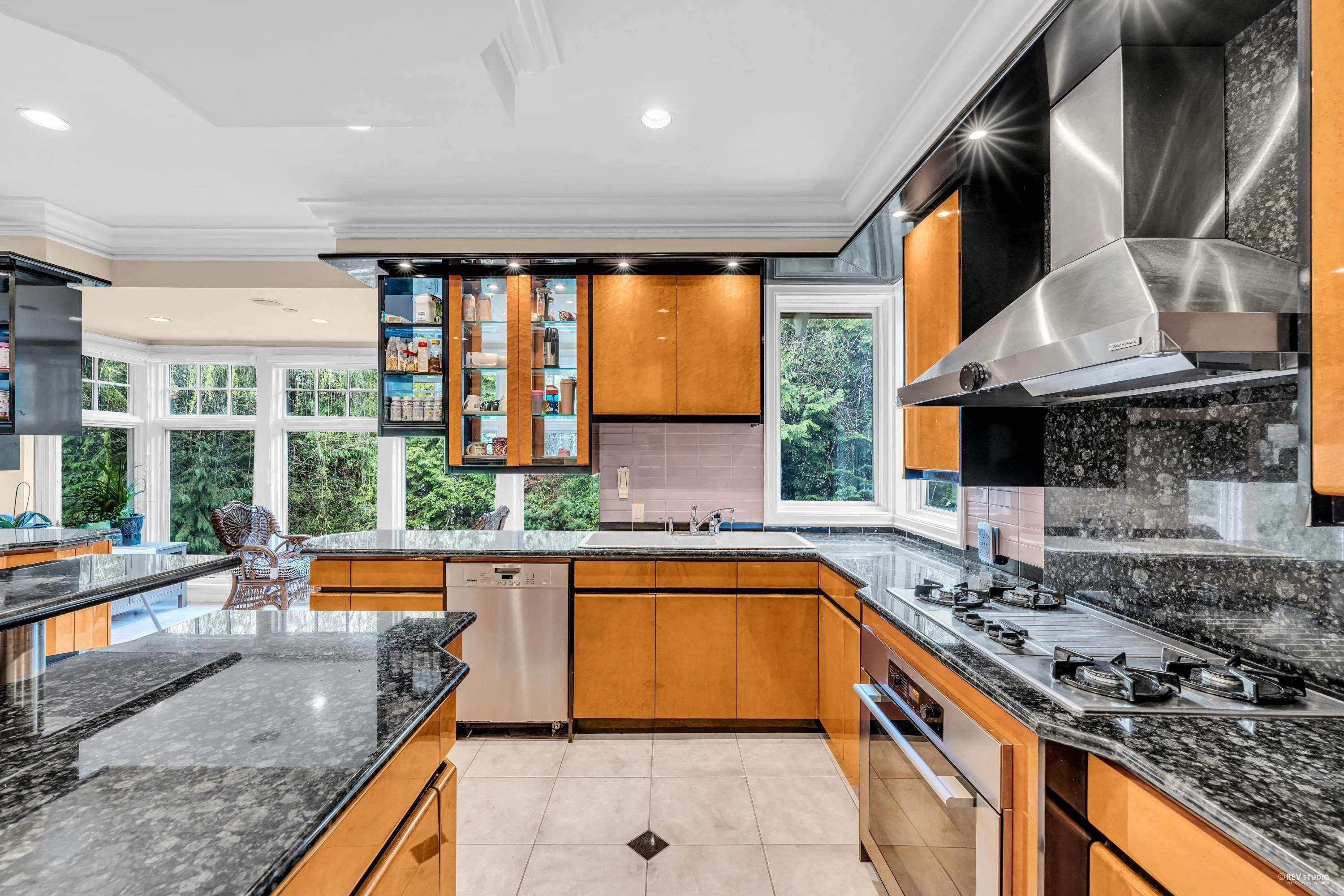 3489 Pine Crescent