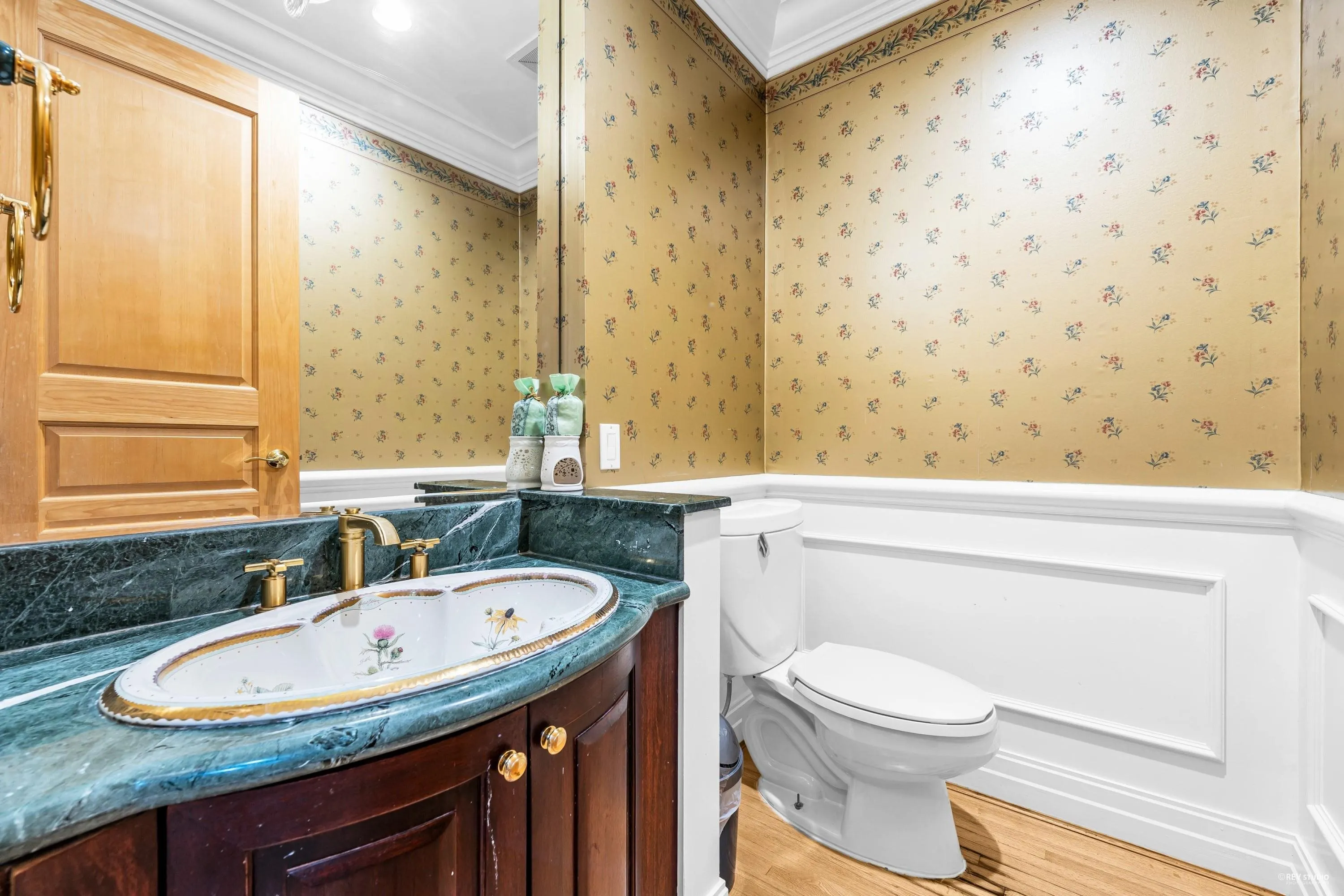 3489 Pine Crescent