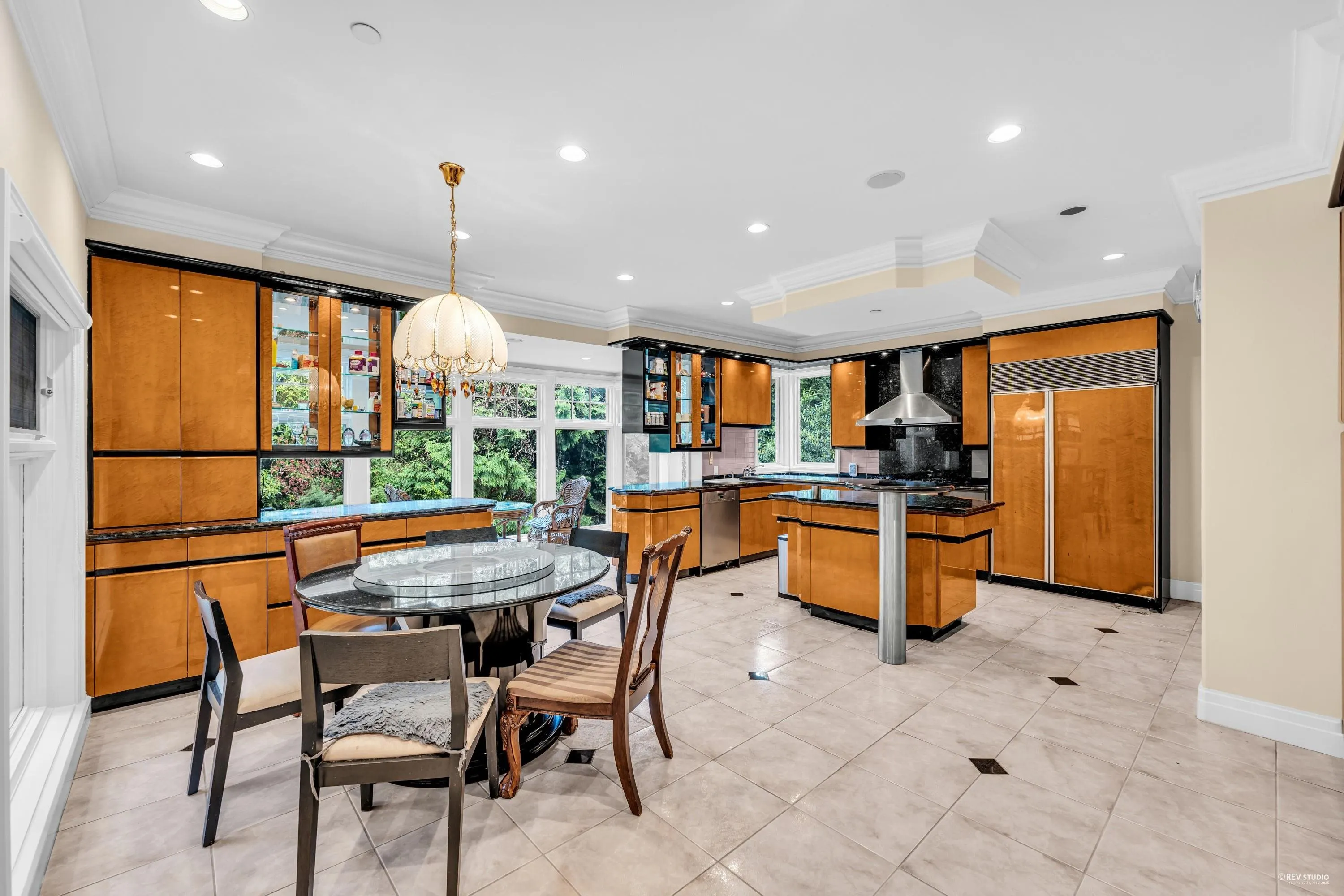 3489 Pine Crescent