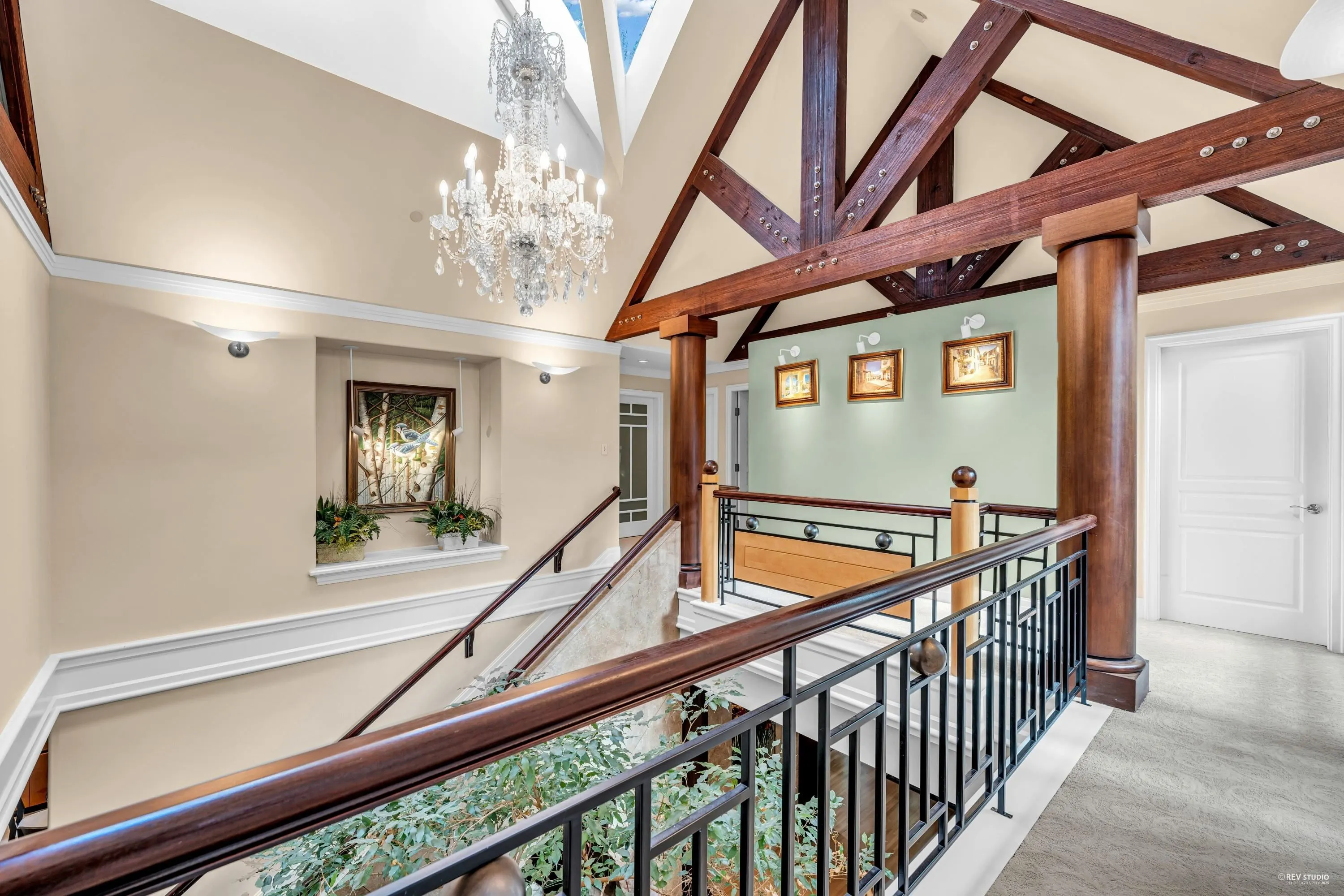3489 Pine Crescent