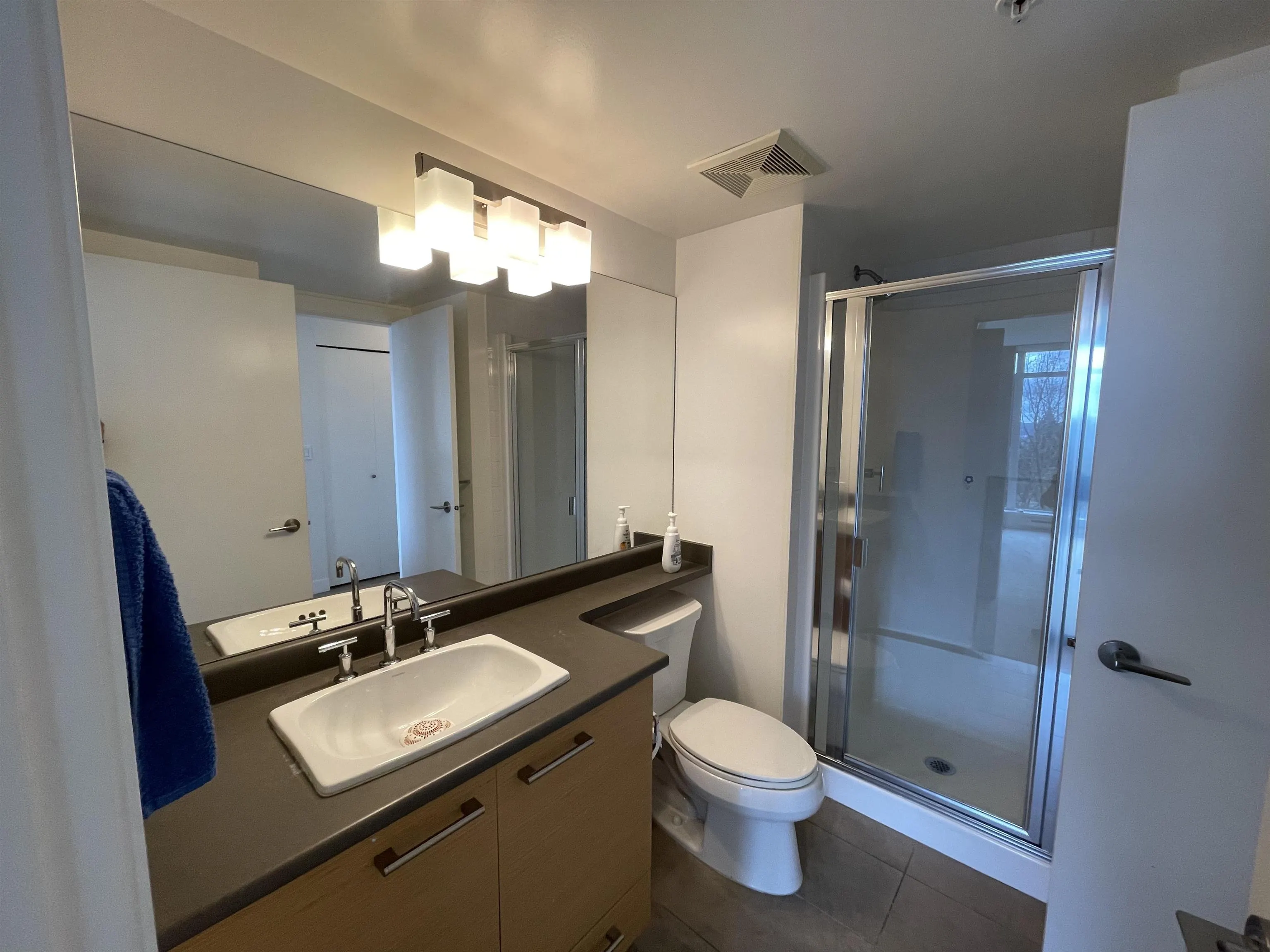 1607 7090 Edmonds Street