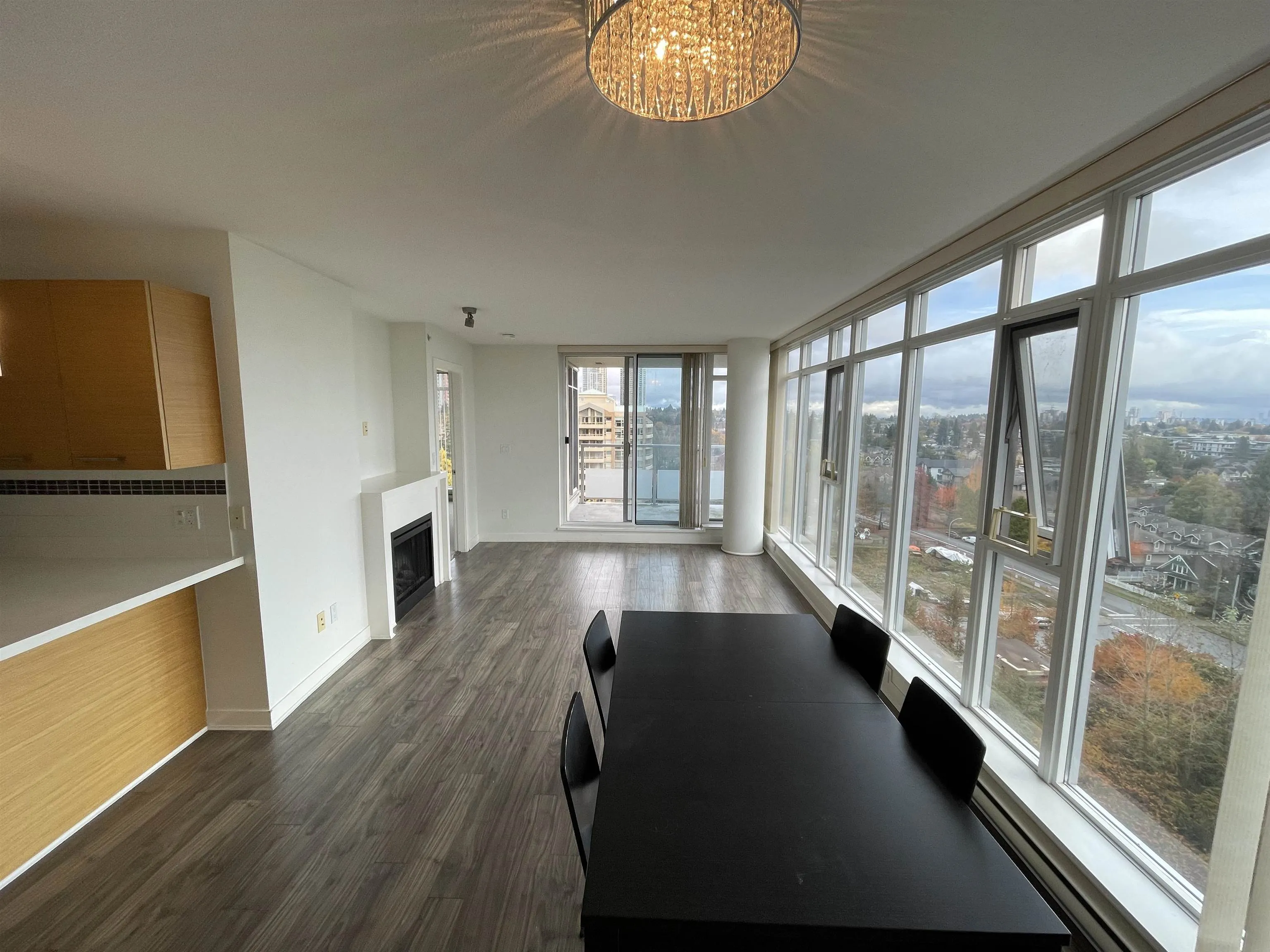 1607 7090 Edmonds Street