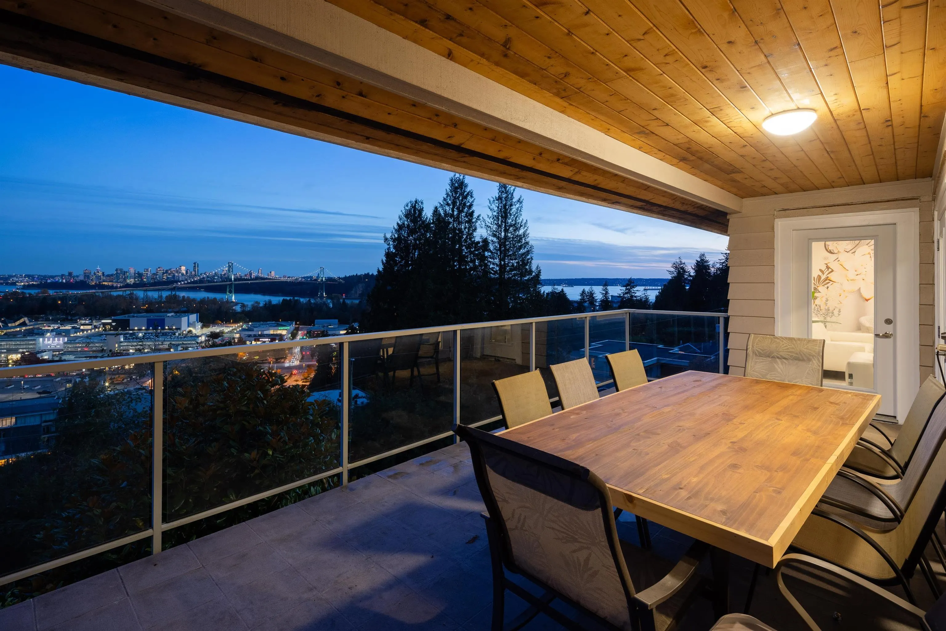 930 Esquimalt Avenue