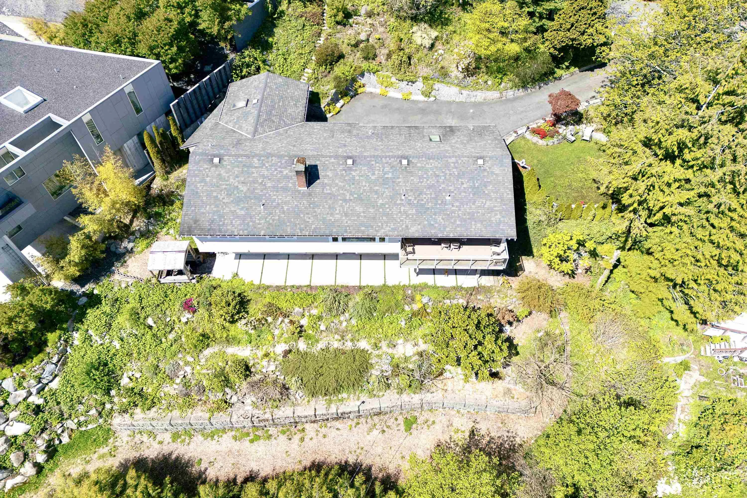 930 Esquimalt Avenue