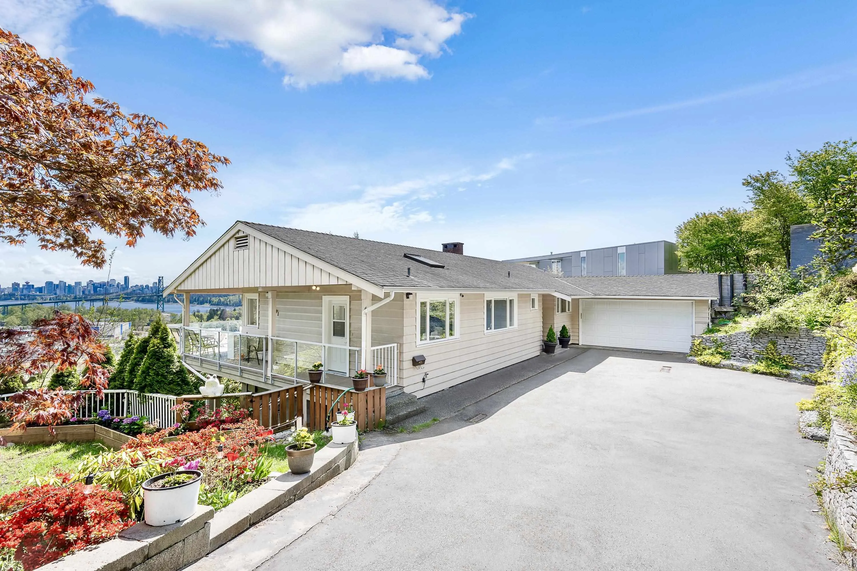 930 Esquimalt Avenue