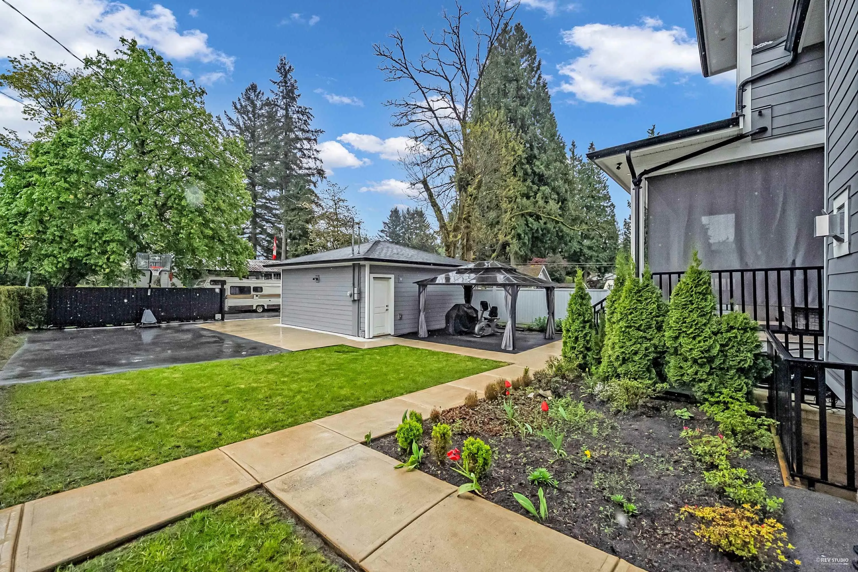 950 Foster Avenue